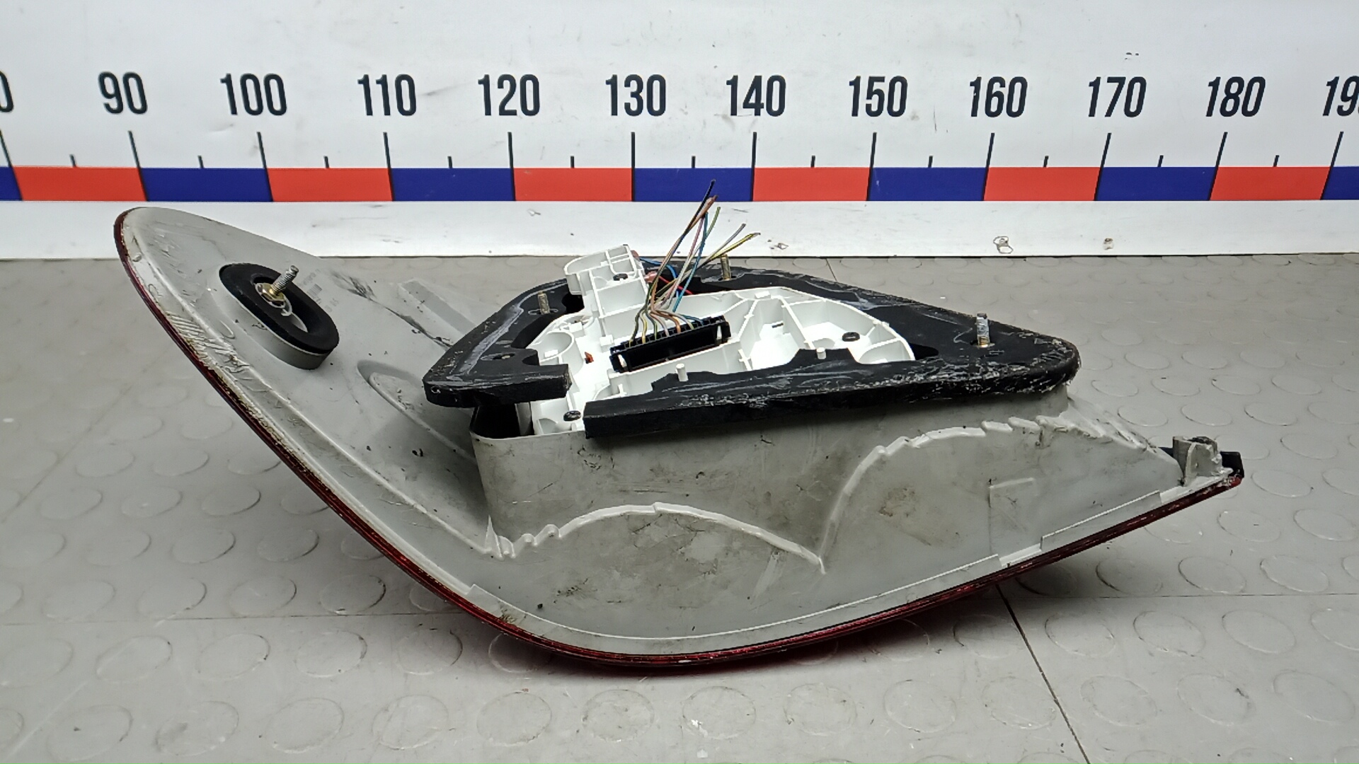 Фонарь задний правый