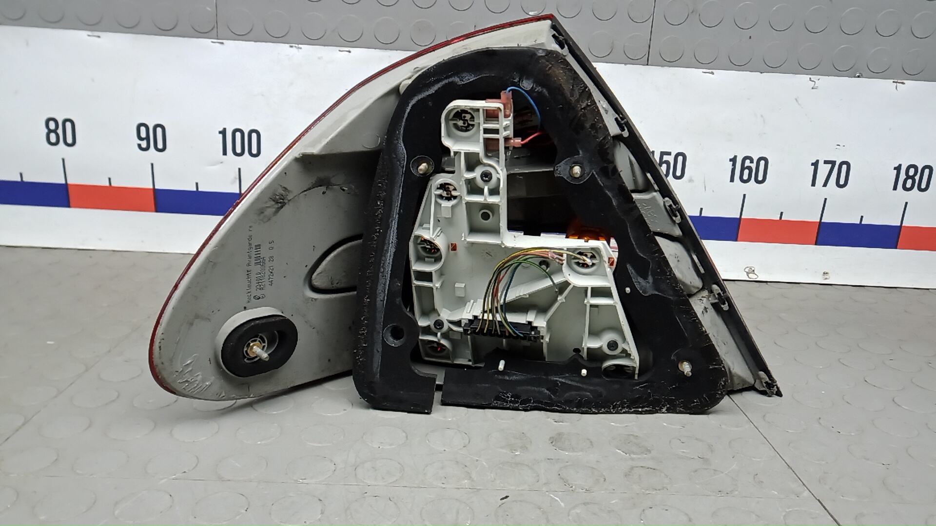 Фонарь задний правый