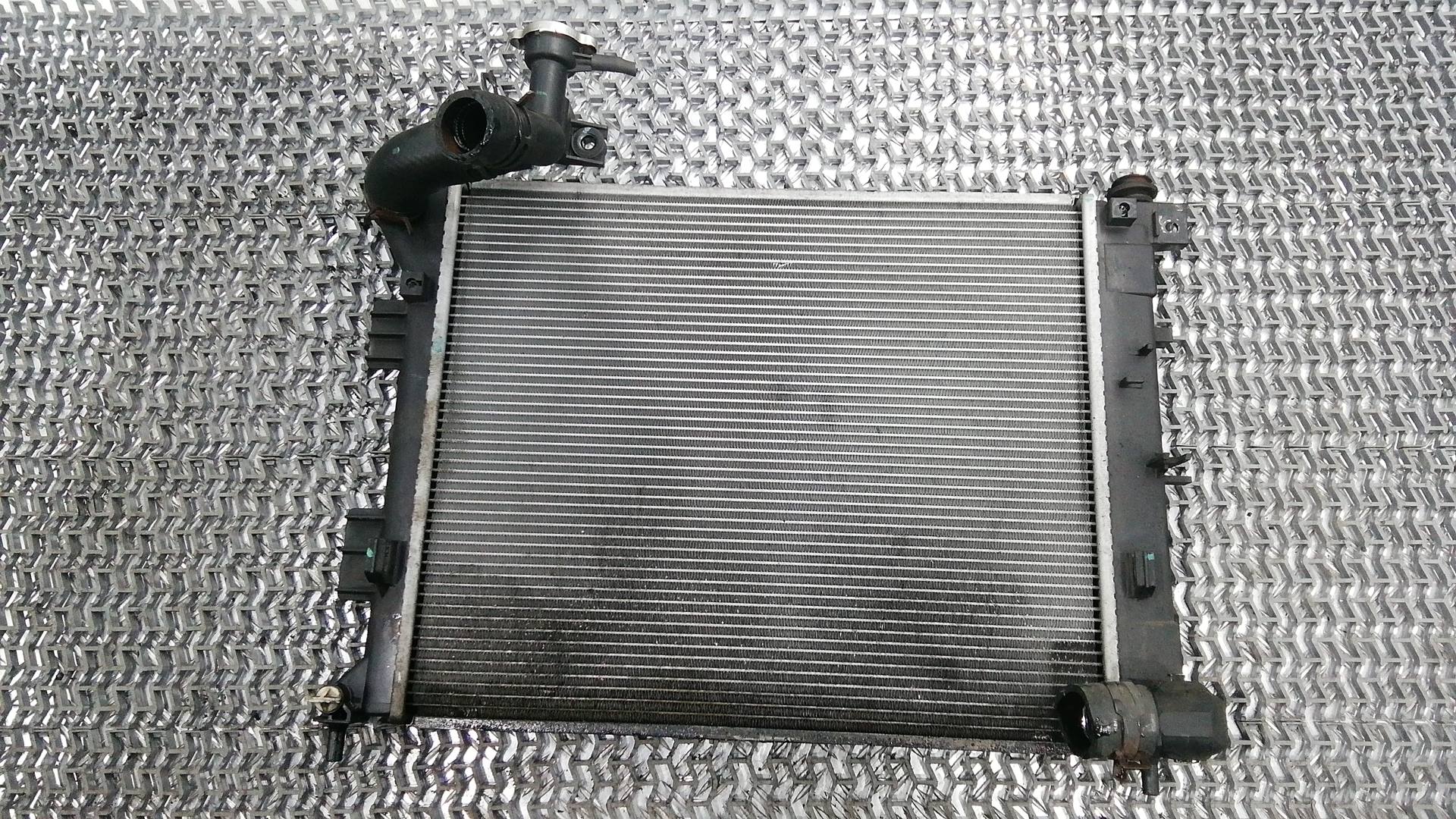 Радиатор охлаждения двигателя основной