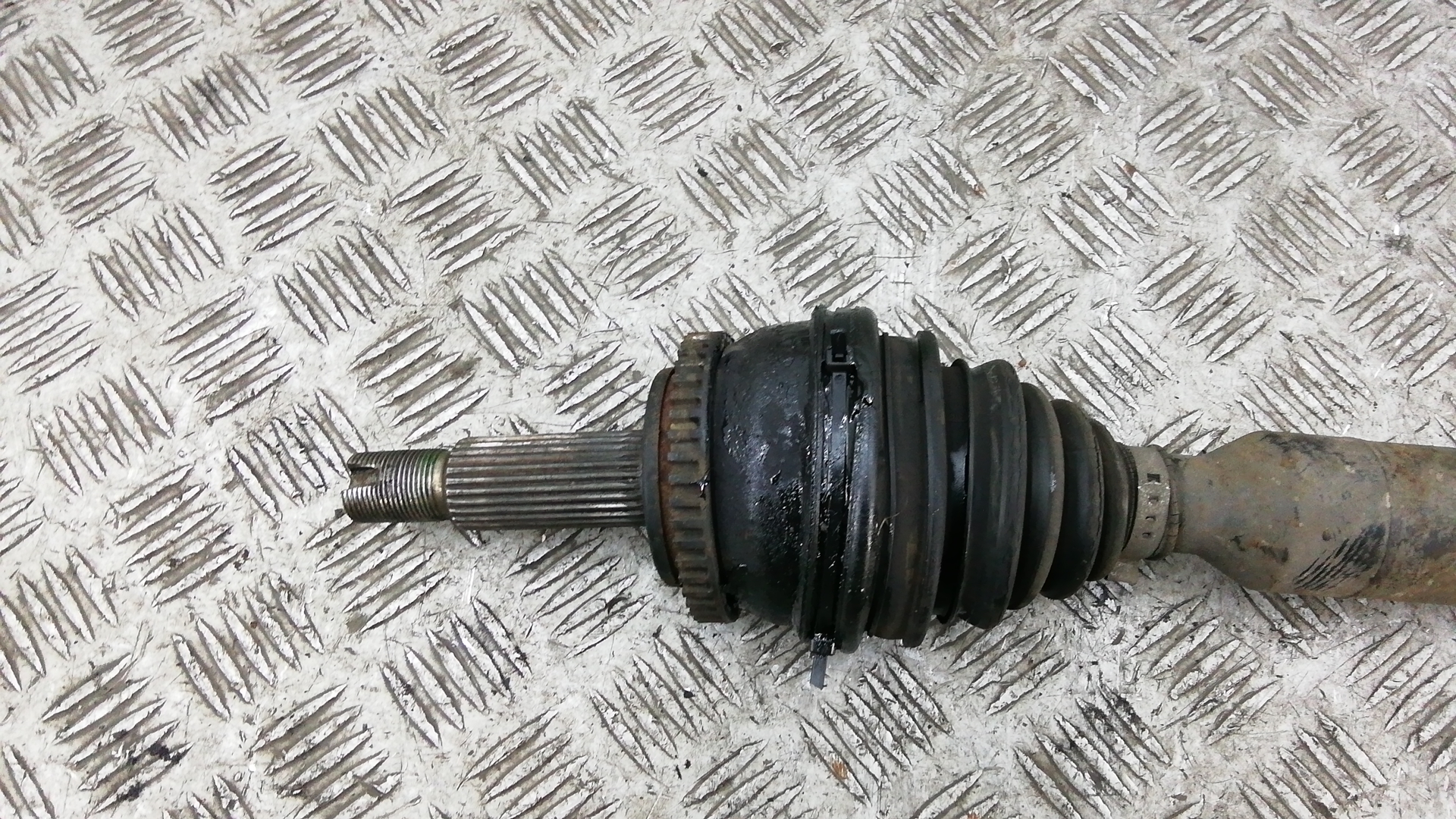 Полуось передняя правая