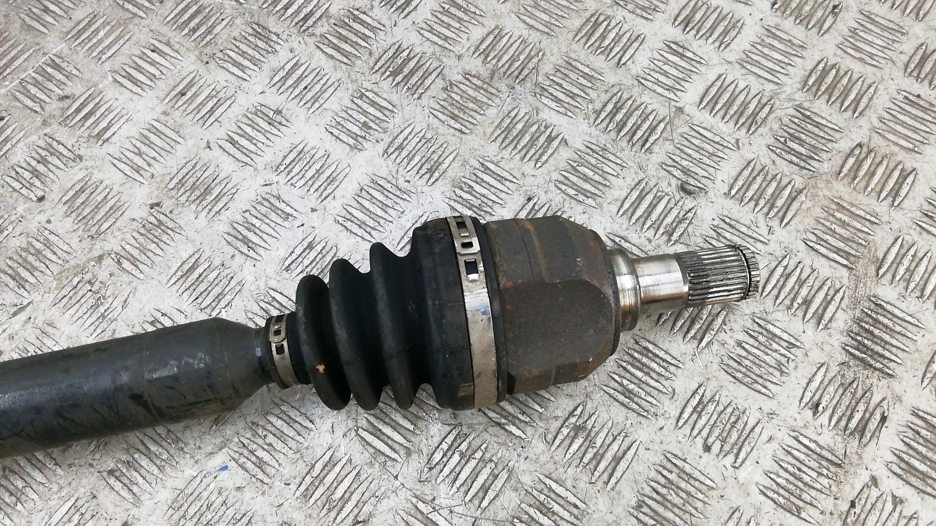 Полуось передняя правая