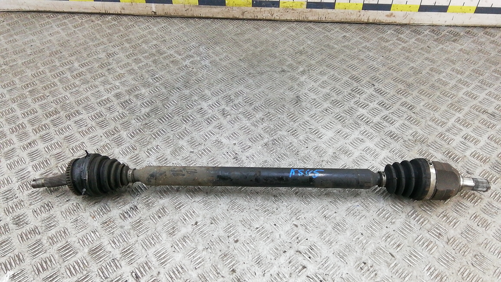 Полуось передняя правая