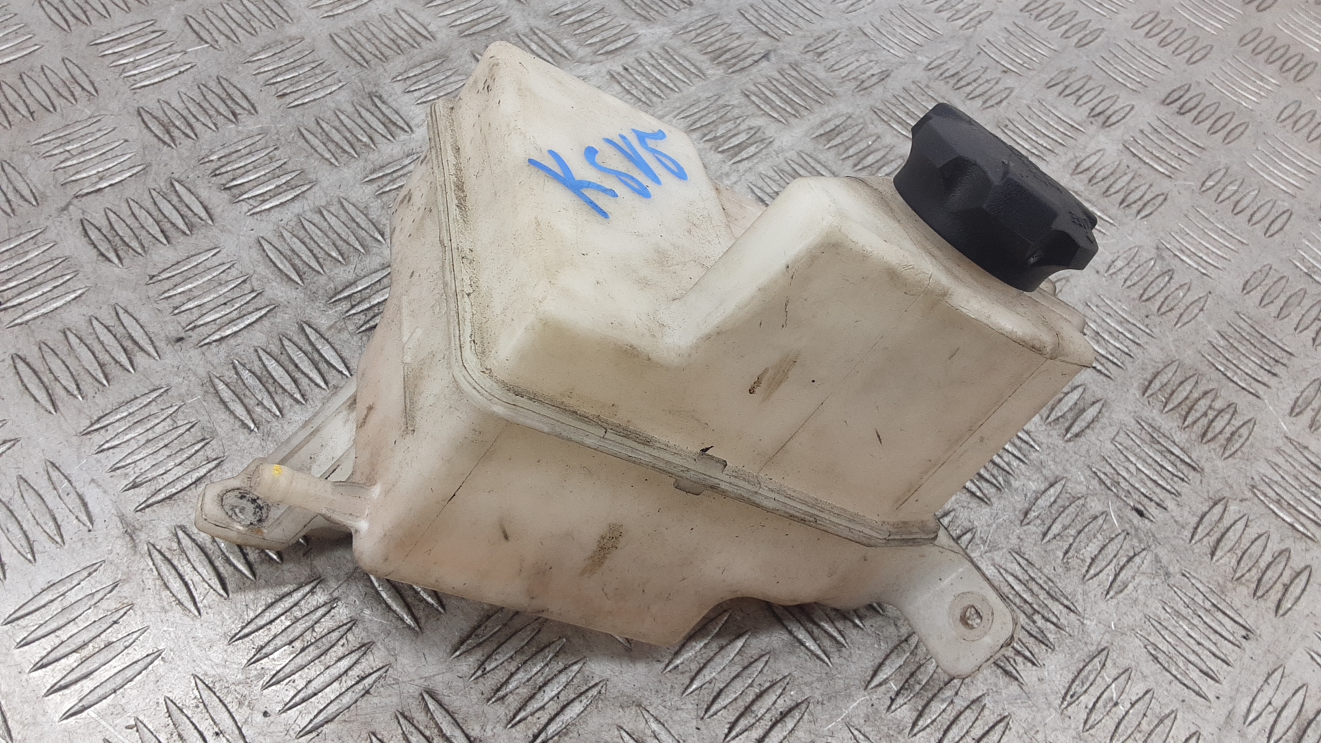 Бачок расширительный