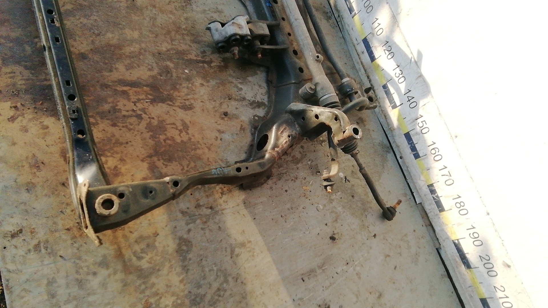 Балка передняя (крепление продольных тяг)