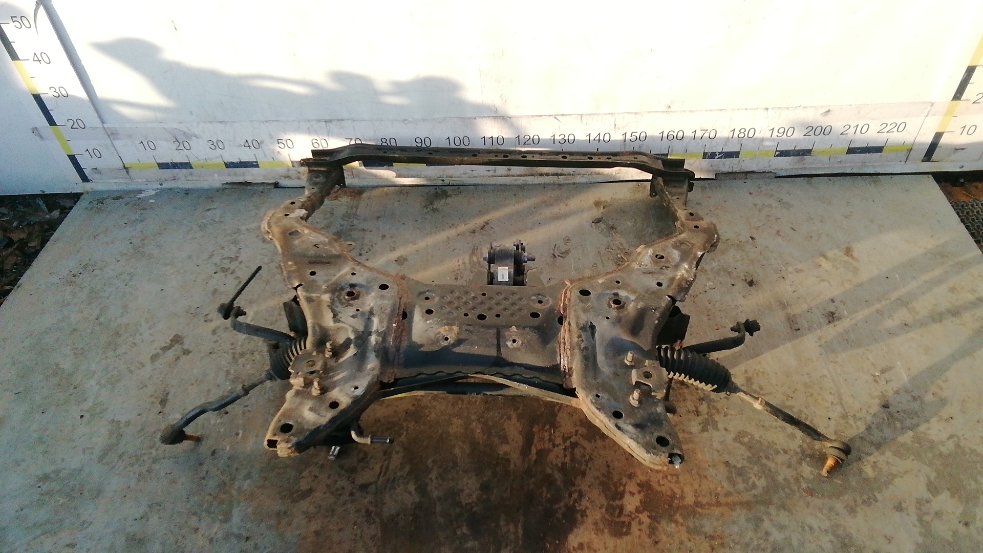 Балка передняя (крепление продольных тяг)