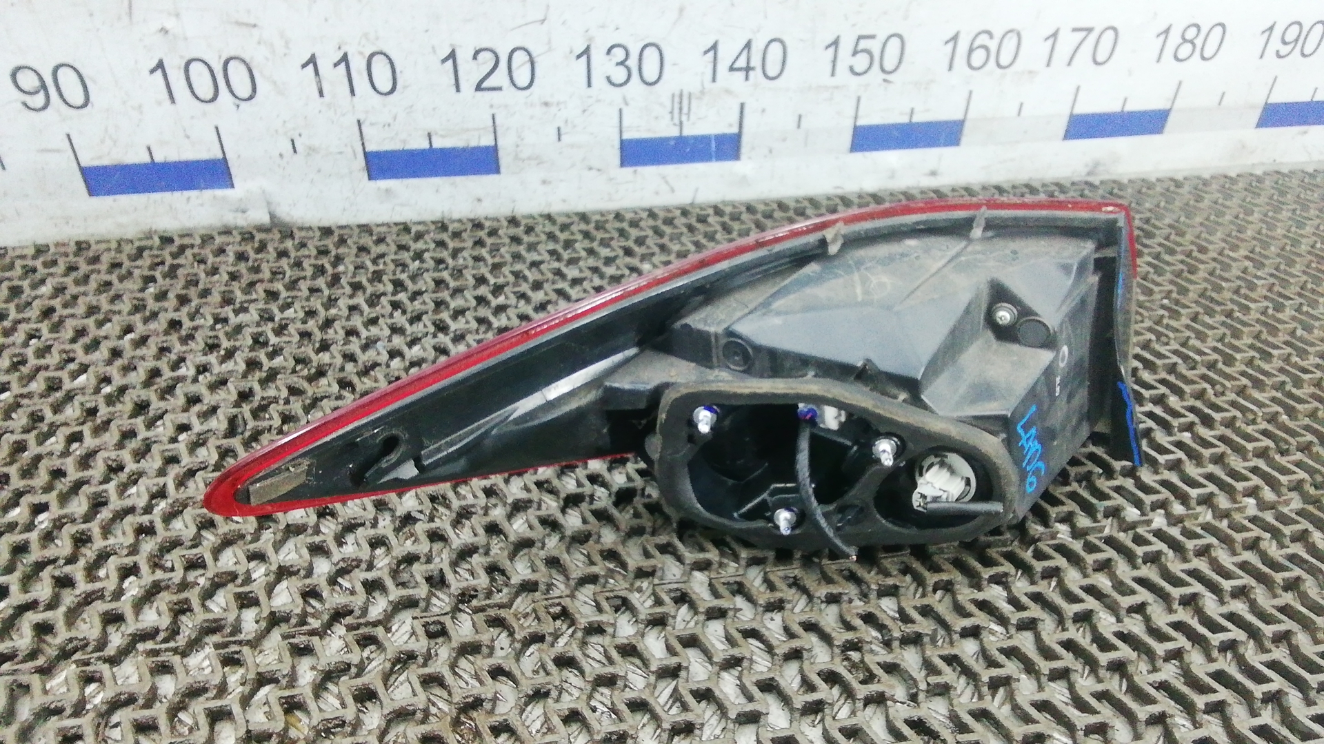 Фонарь задний правый