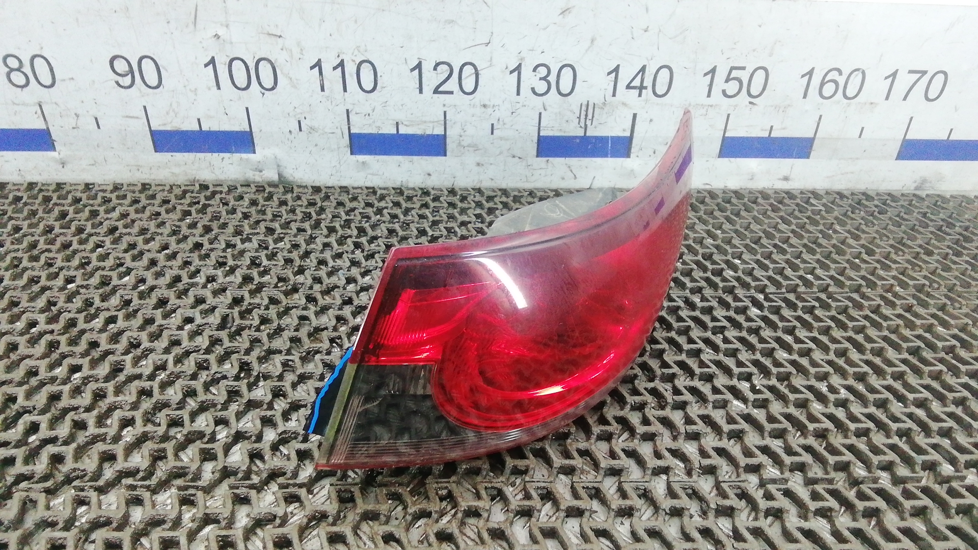 Фонарь задний правый
