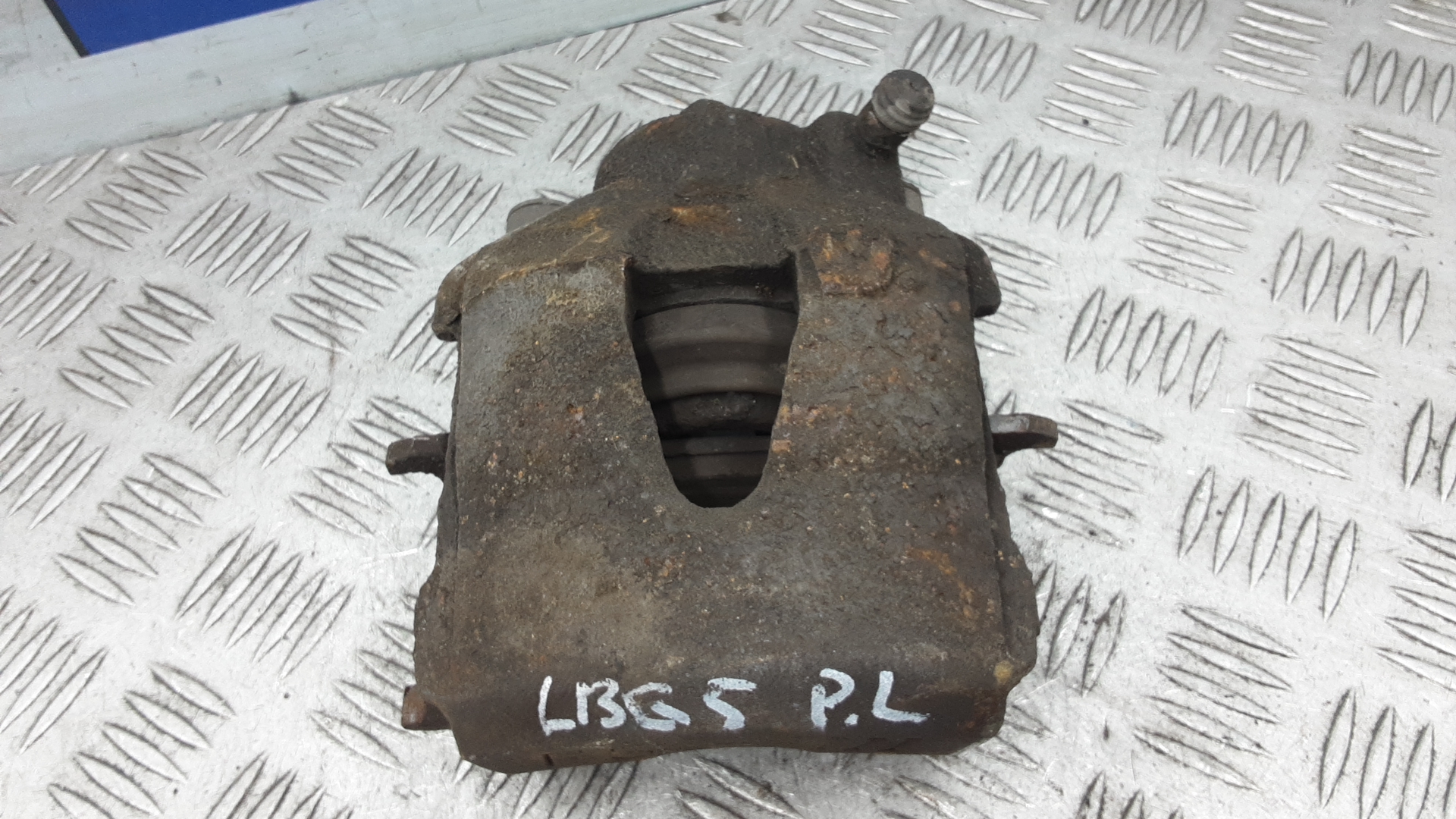 Суппорт передний левый