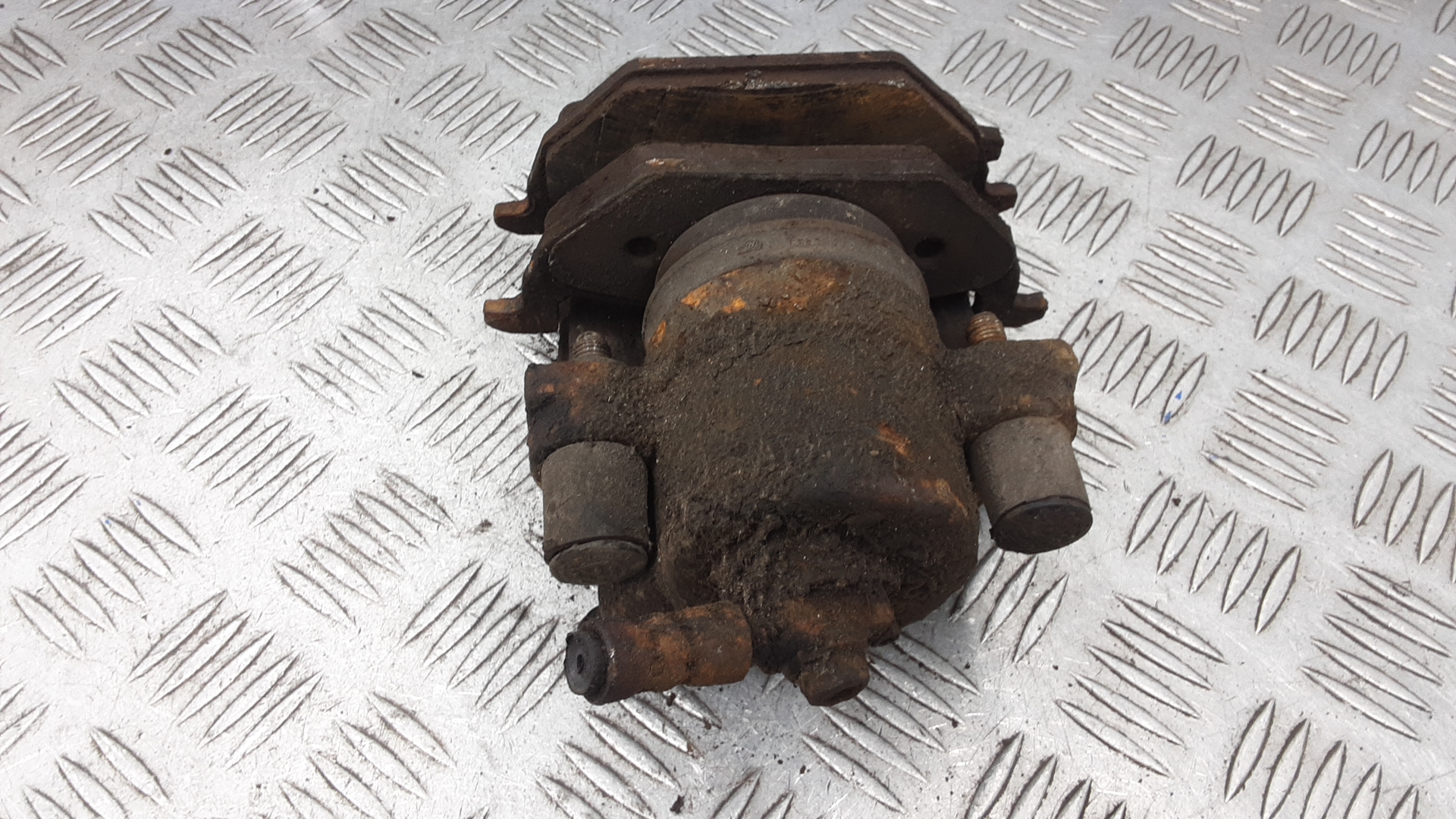 Суппорт передний правый