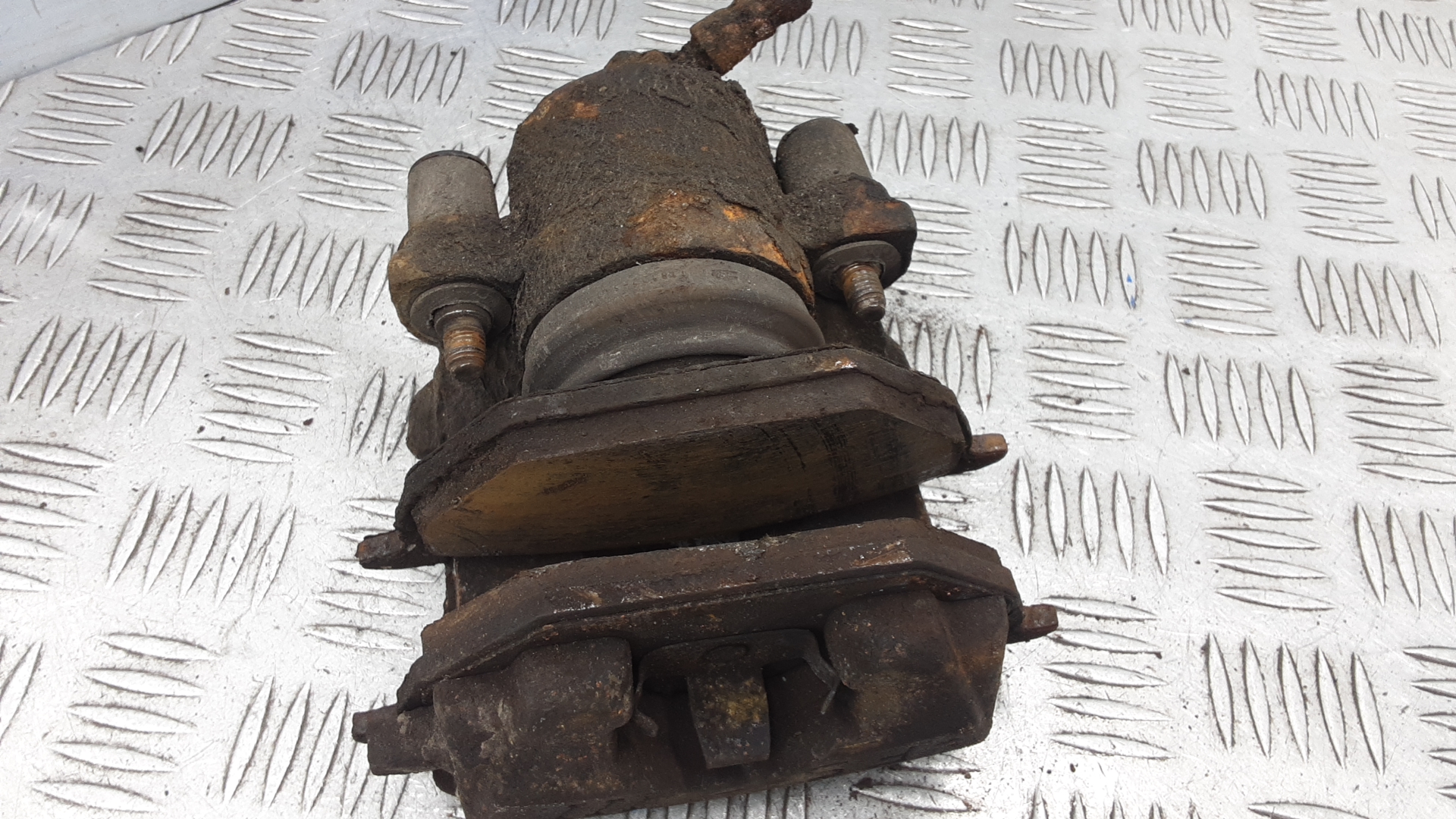 Суппорт передний правый