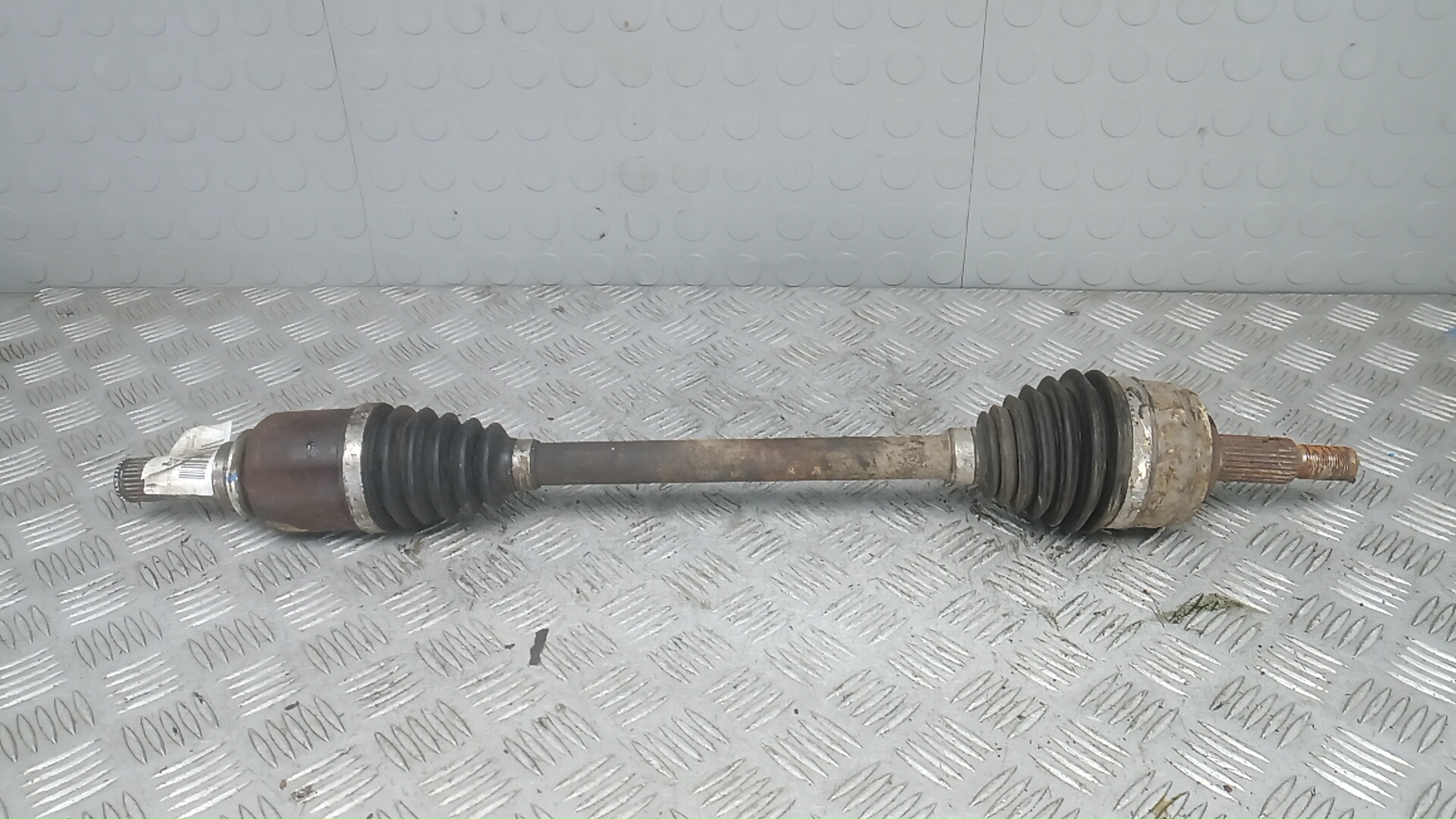 Полуось передняя левая