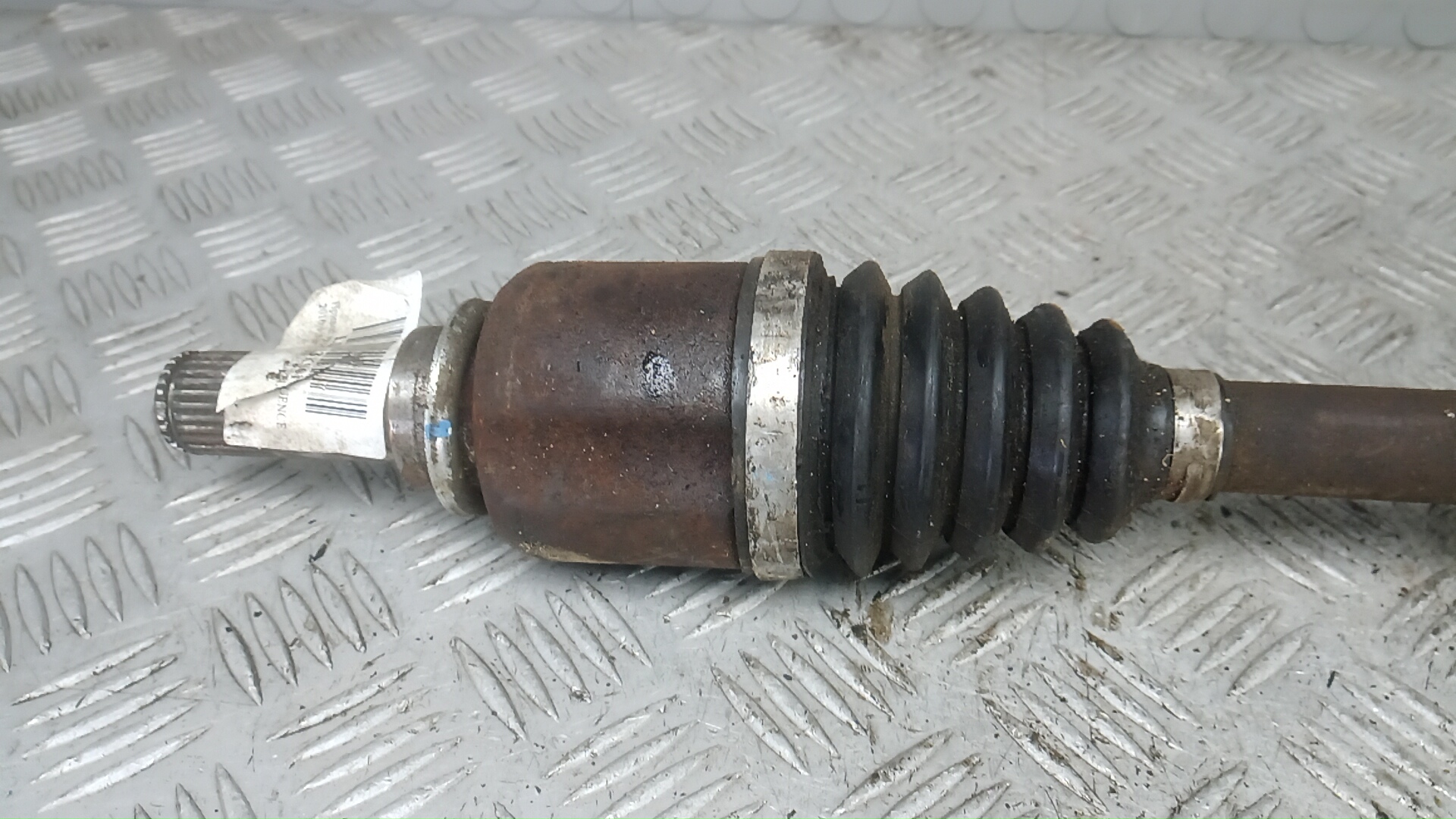 Полуось передняя левая