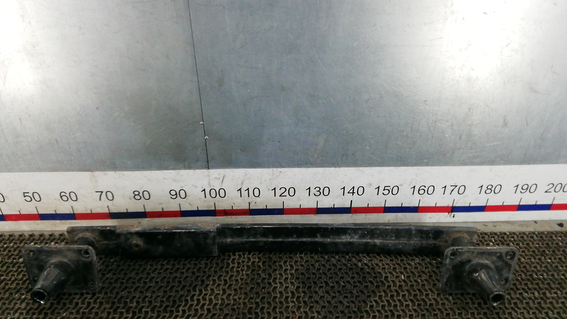 Кронштейн усилителя переднего бампера