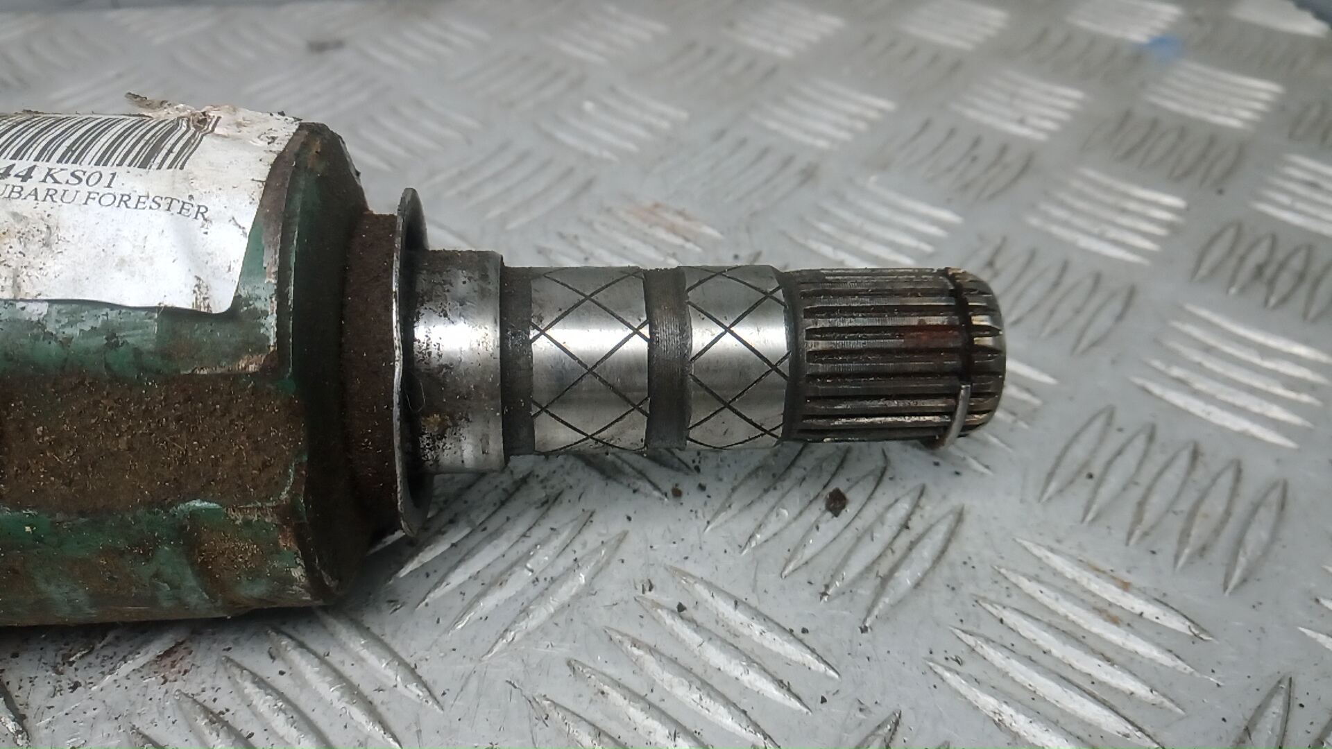 Полуось передняя левая