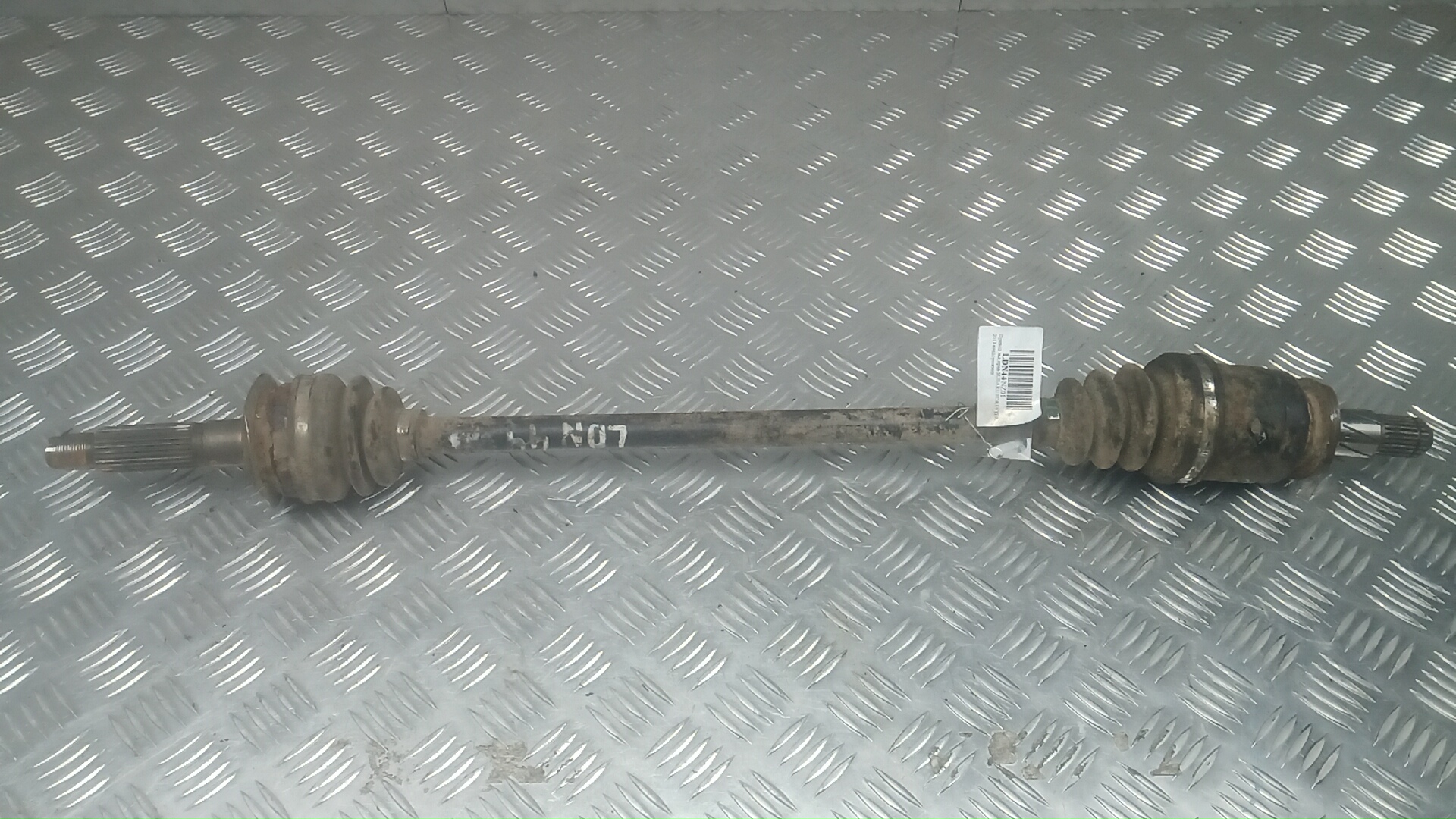 Полуось задняя правая