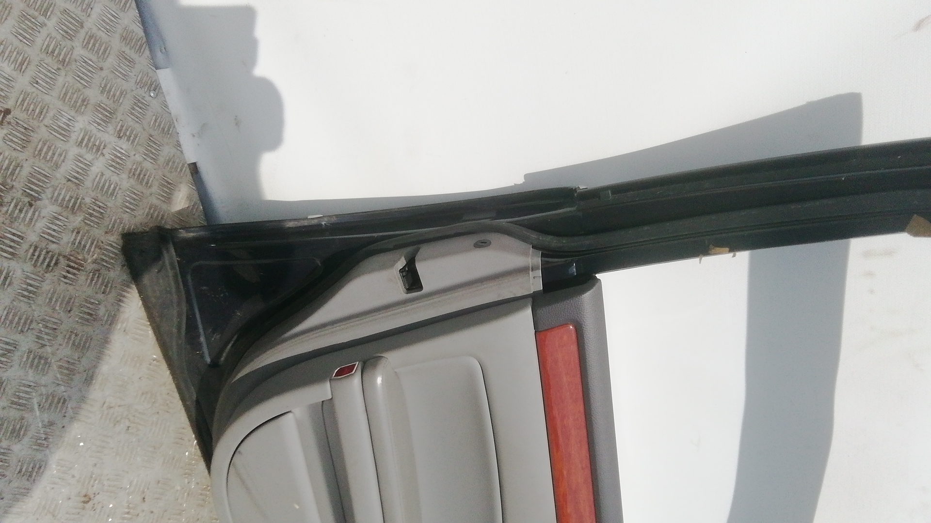 Дверь передняя левая