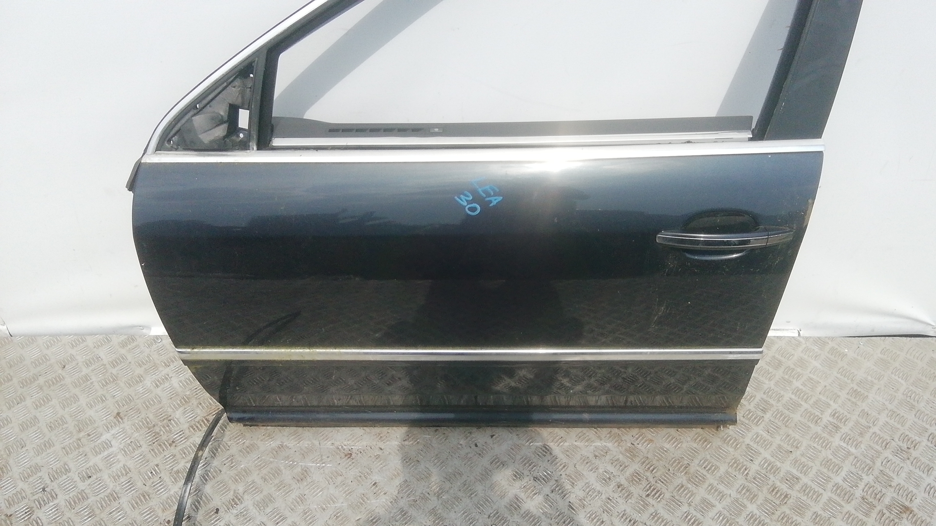Дверь передняя левая