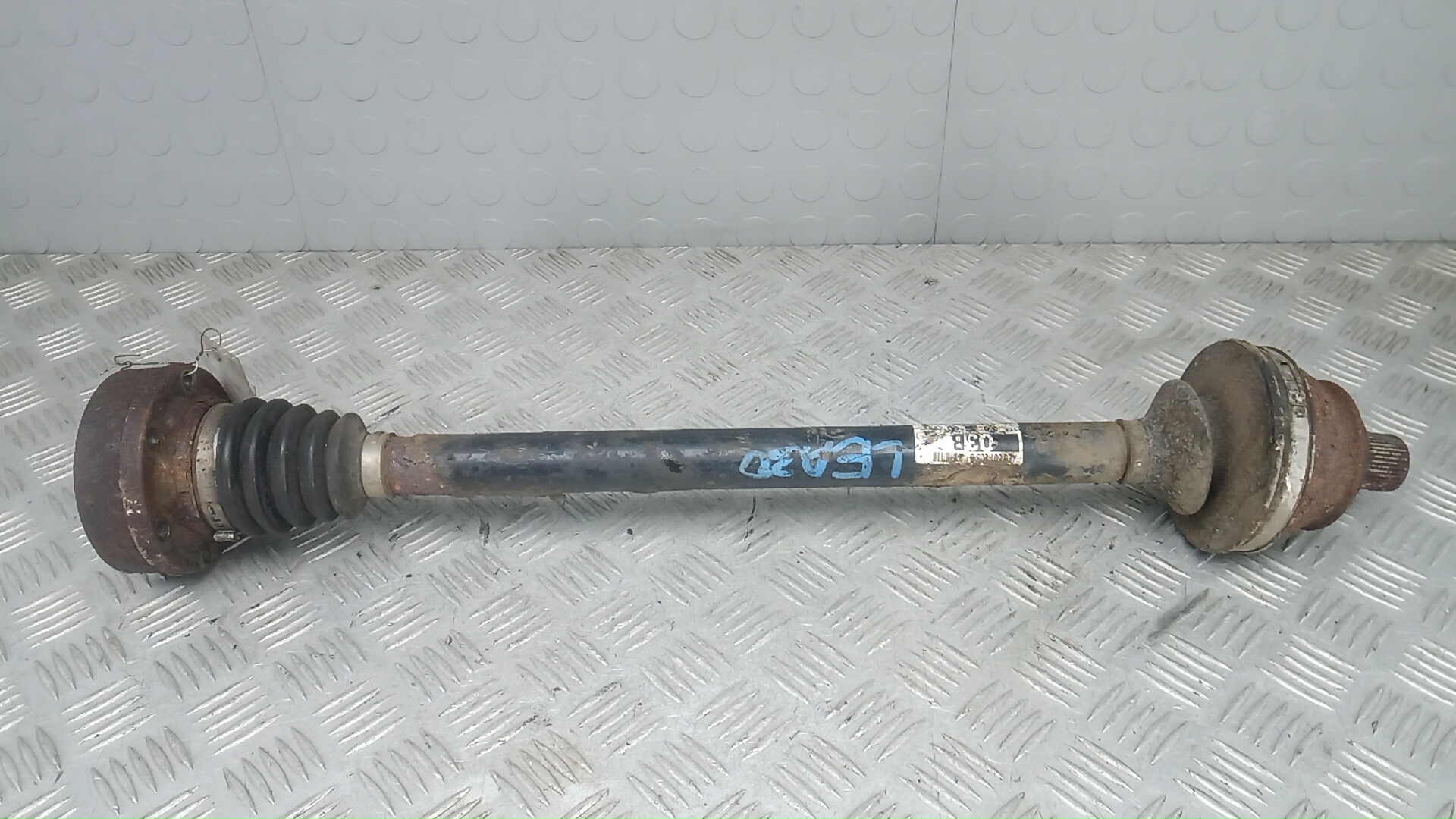 Полуось задняя левая