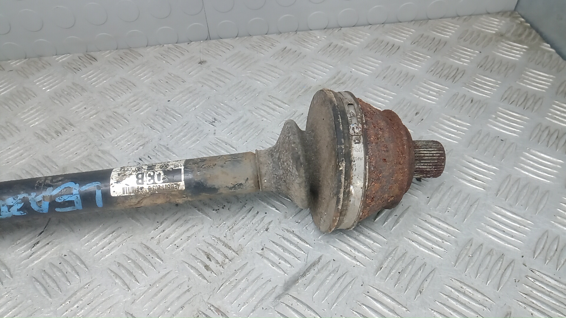 Полуось задняя левая