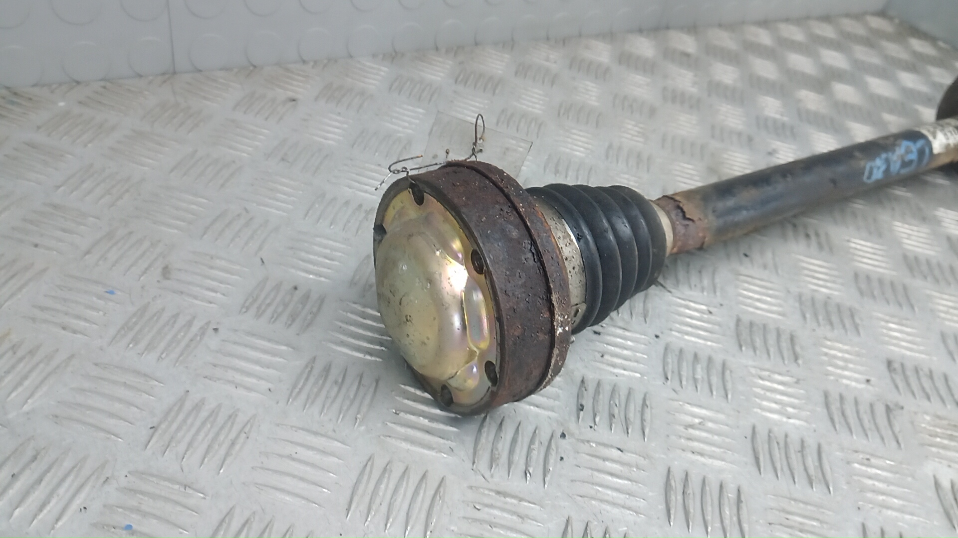 Полуось задняя левая для Phaeton (3D2) 2002-2016