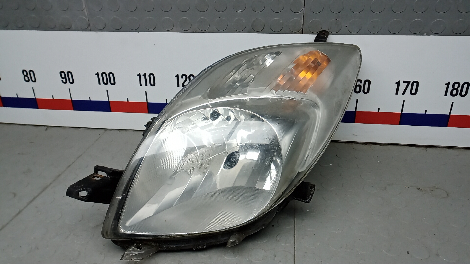 Фара левая