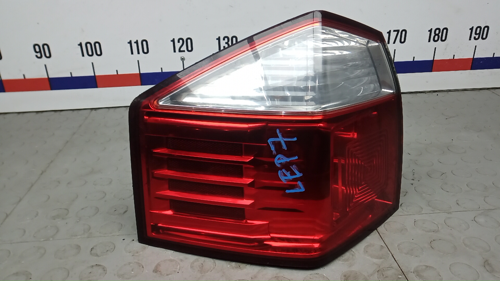 Фонарь задний левый