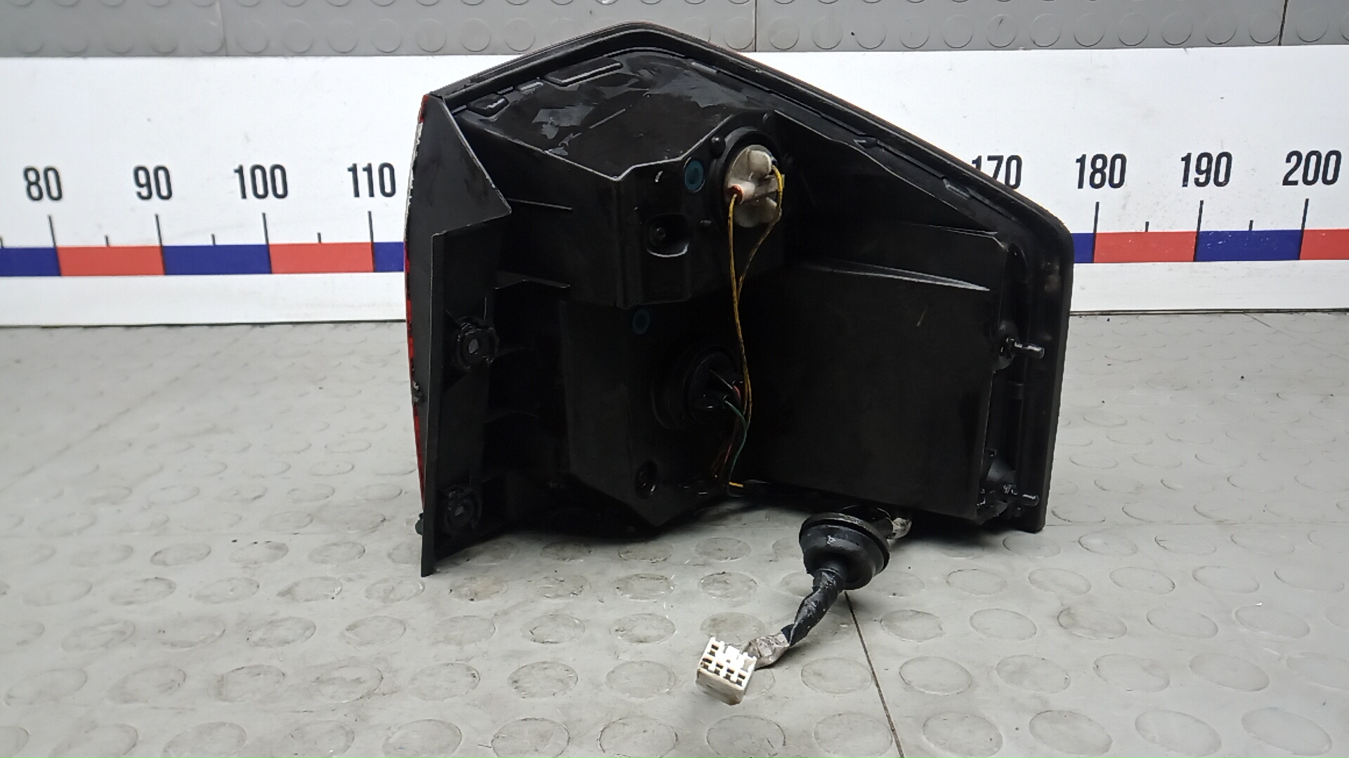 Фонарь задний левый