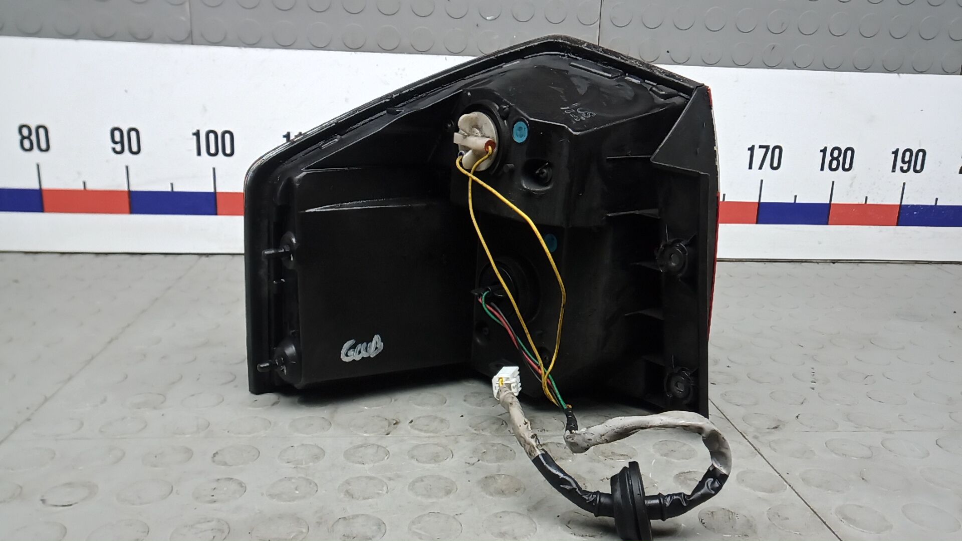 Фонарь задний правый