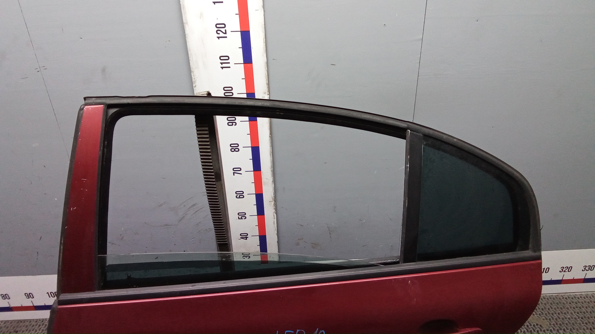 Дверь задняя левая