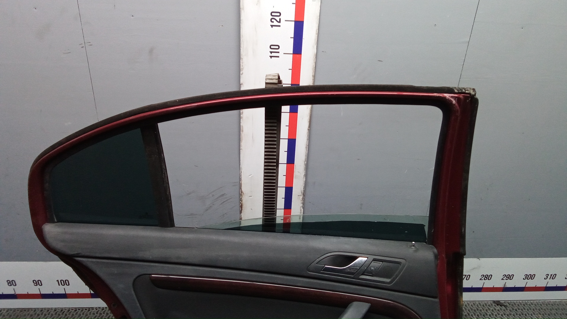 Дверь задняя левая