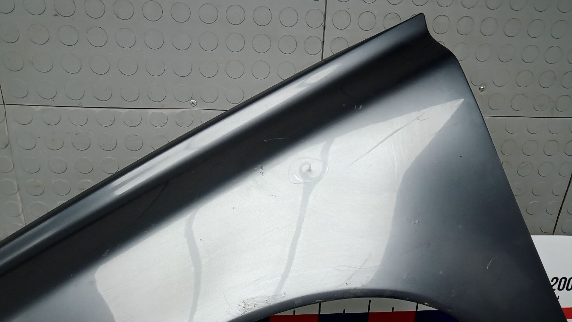 Крыло переднее левое