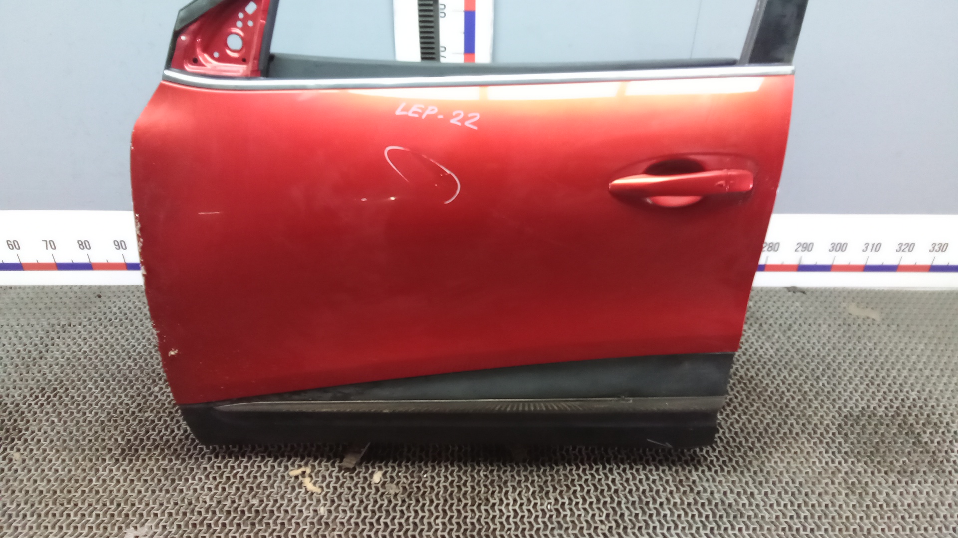 Дверь передняя левая