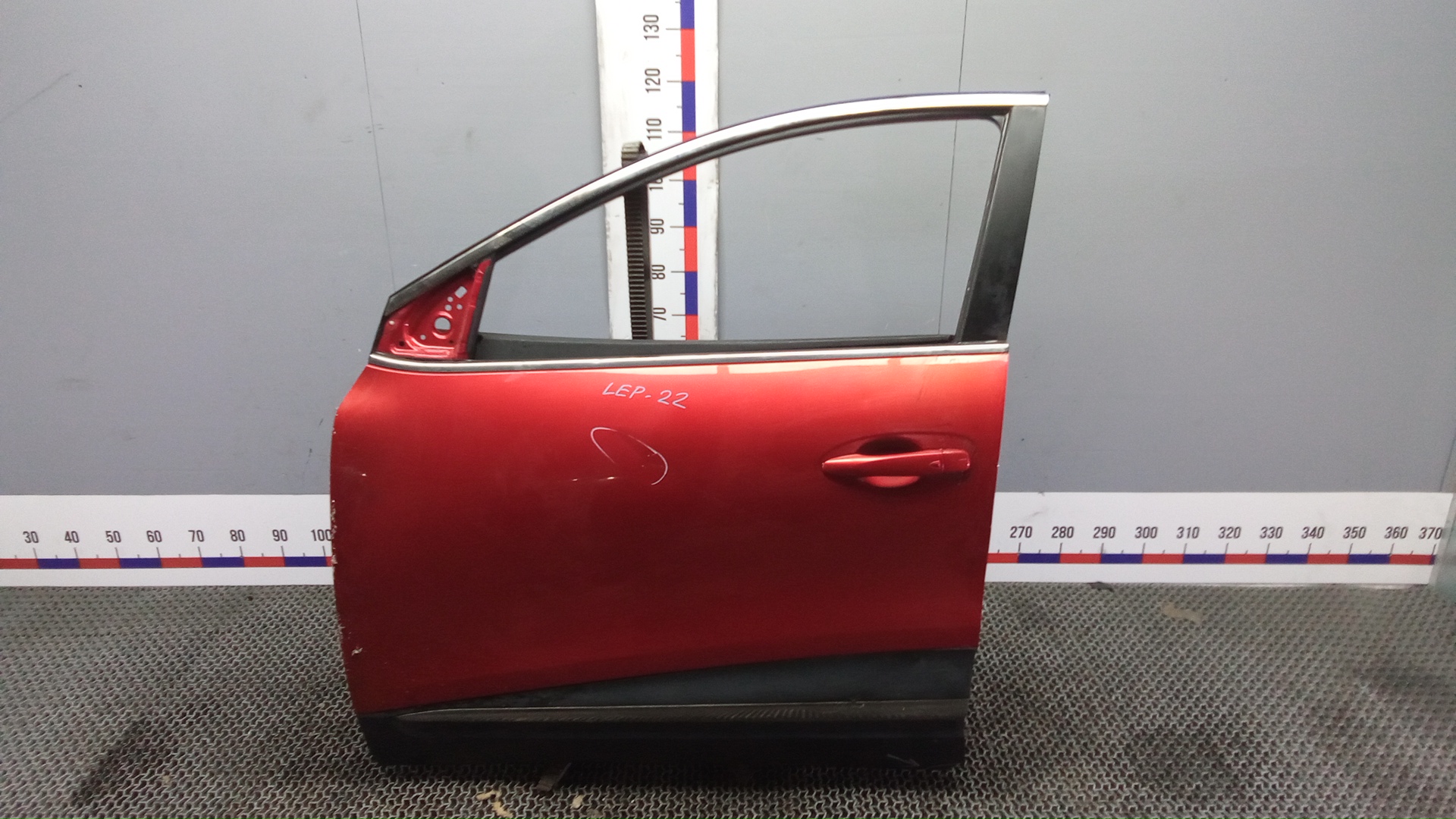 Дверь передняя левая