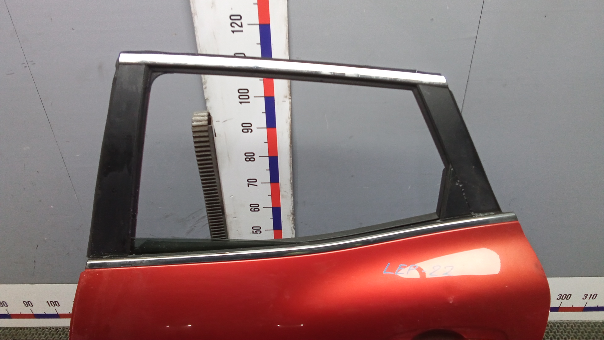 Дверь задняя левая