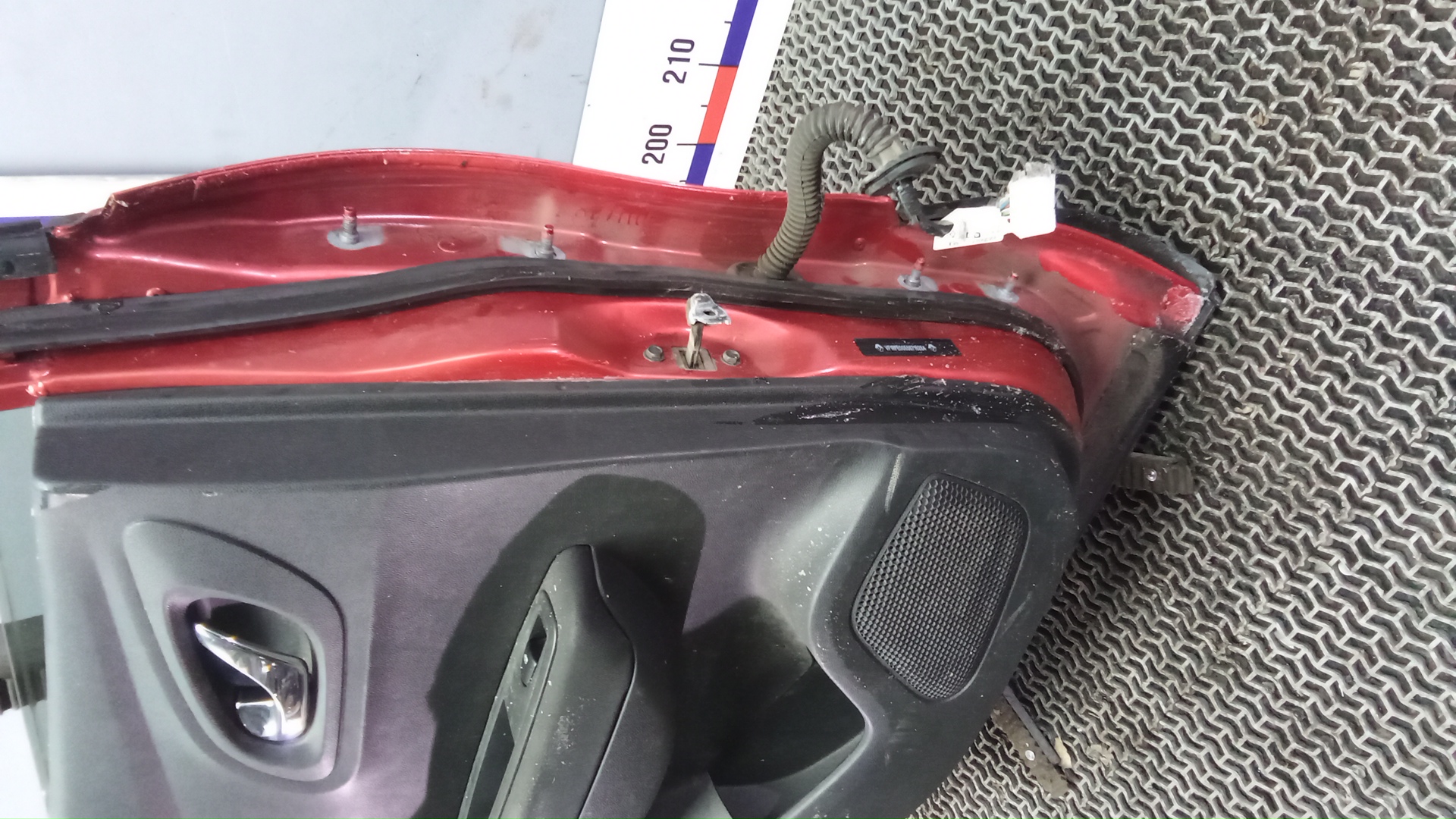 Дверь задняя левая