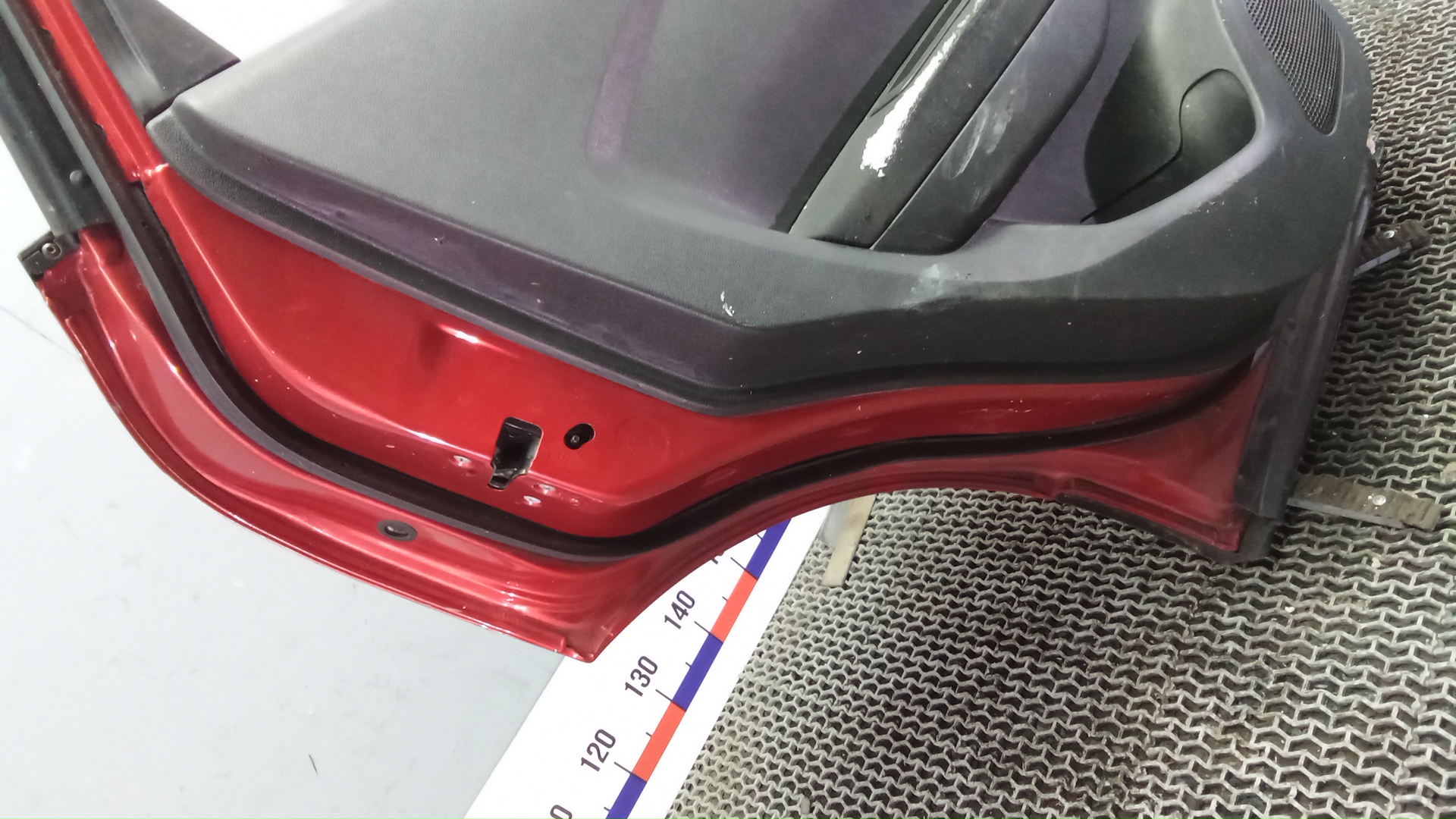 Дверь задняя левая