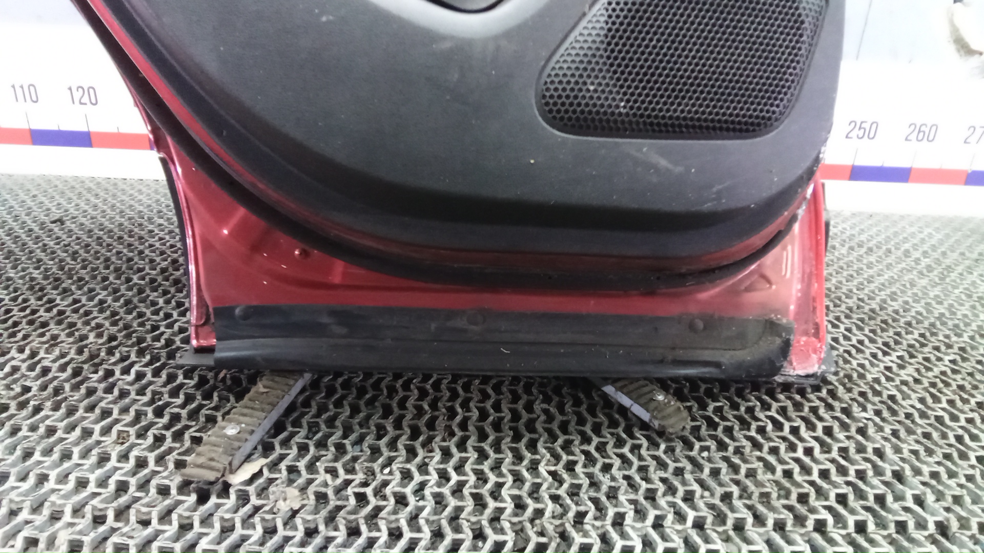 Дверь задняя левая