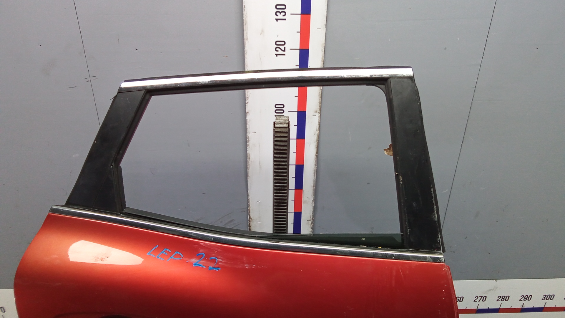 Дверь задняя правая