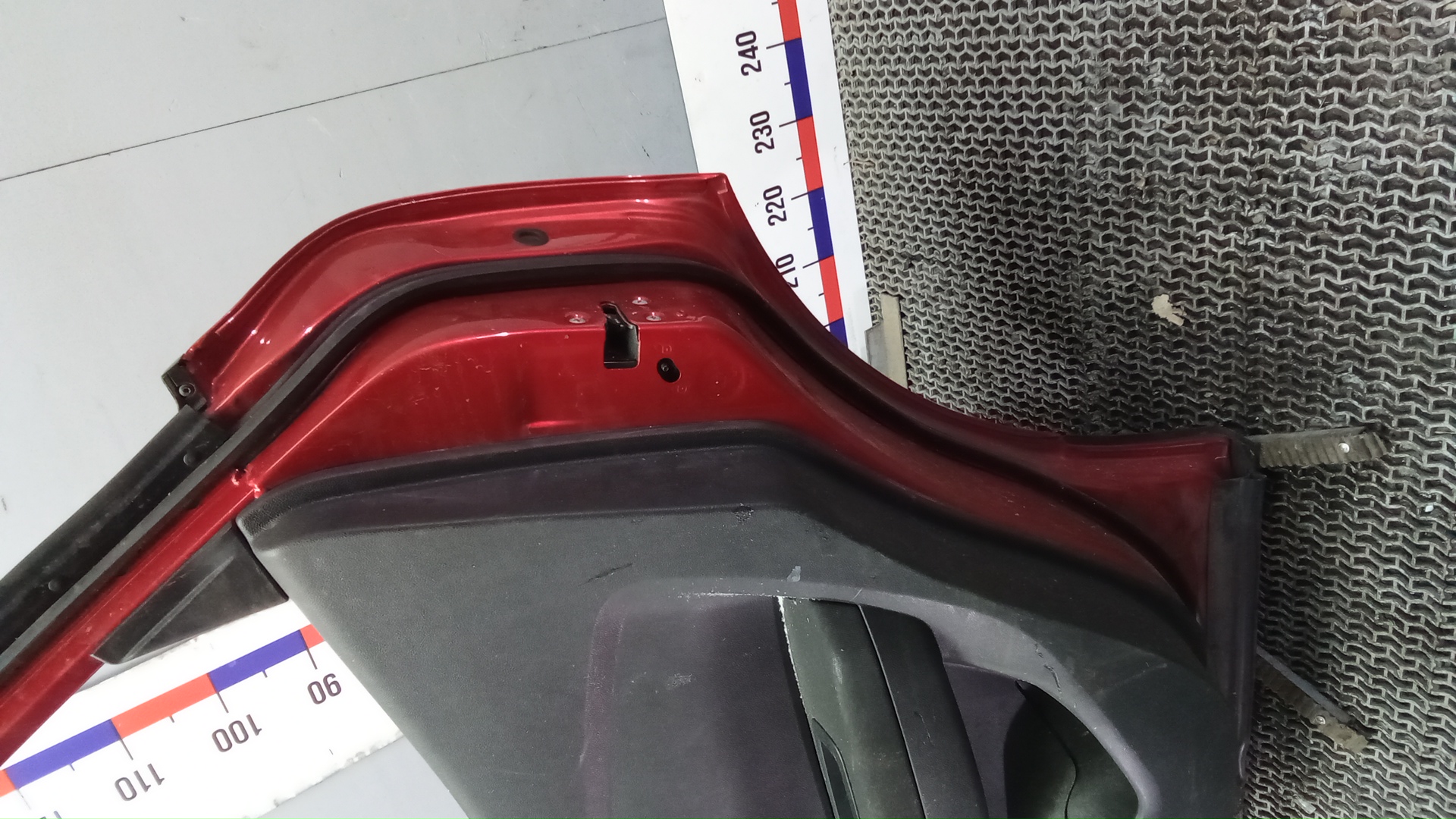 Дверь задняя правая