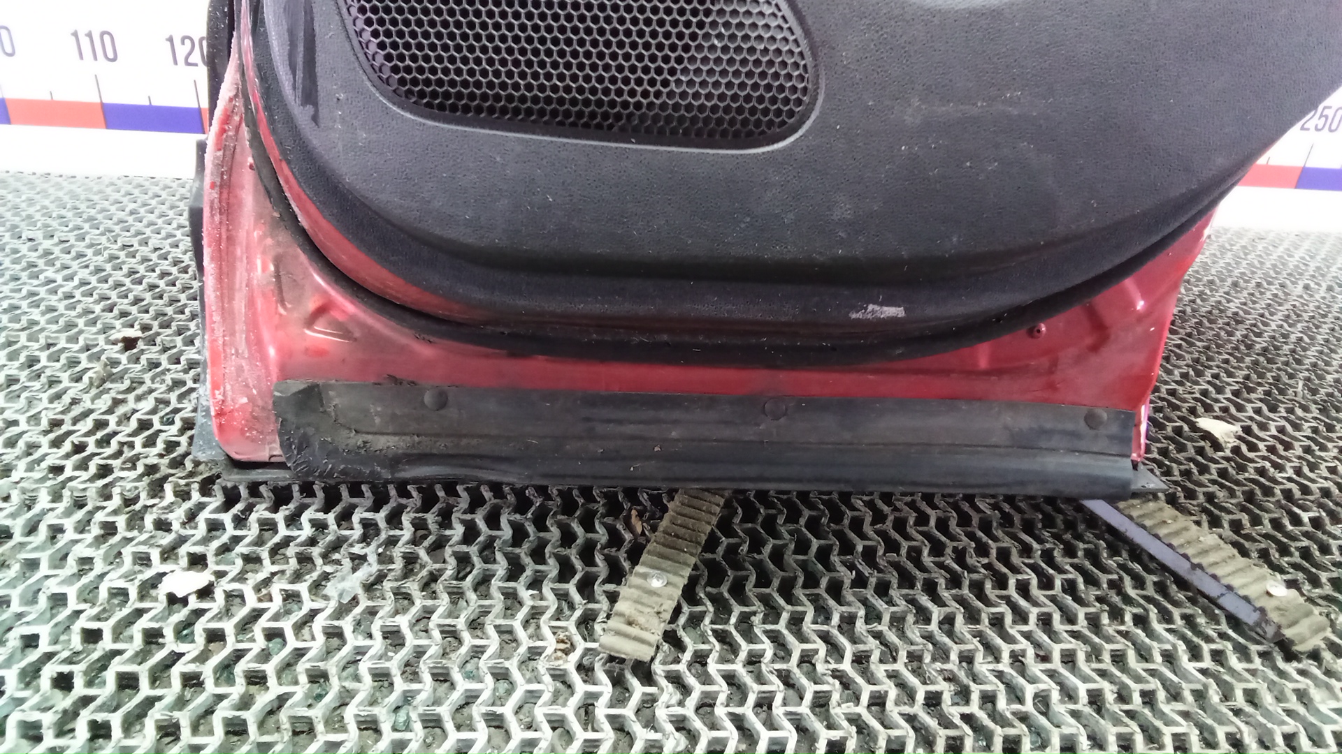 Дверь задняя правая