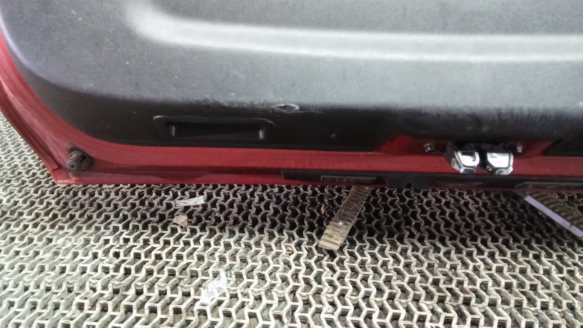 Дверь багажника