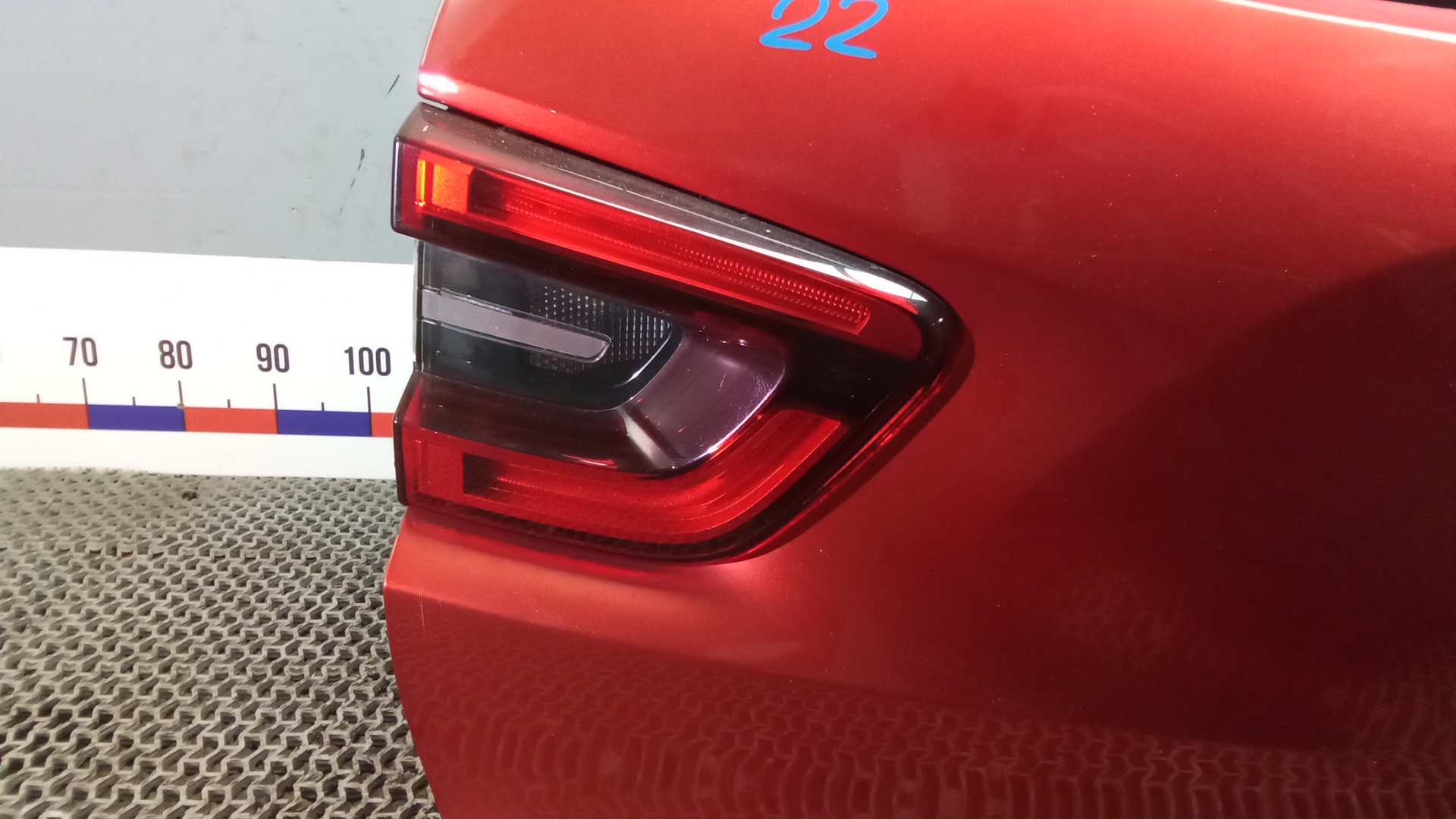 Дверь багажника