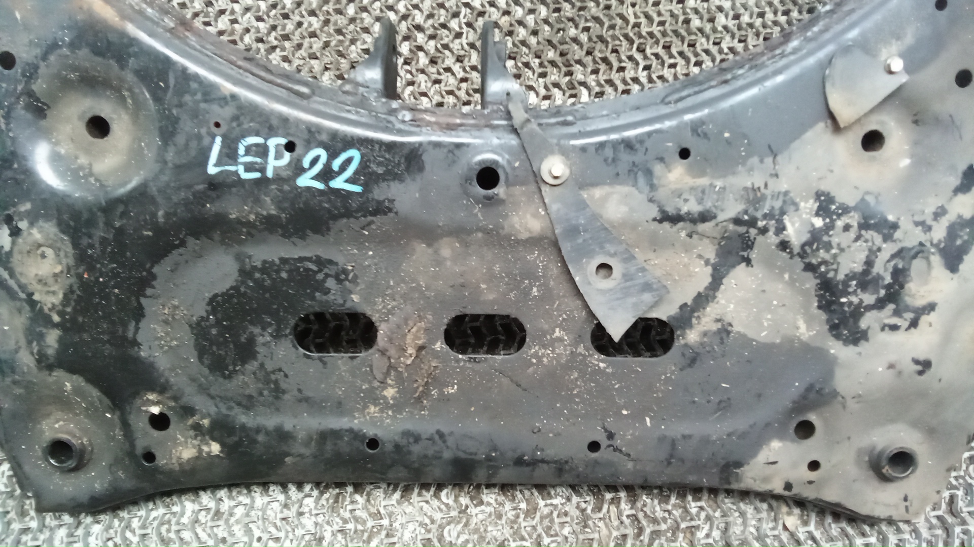 Балка передняя (крепление продольных тяг)