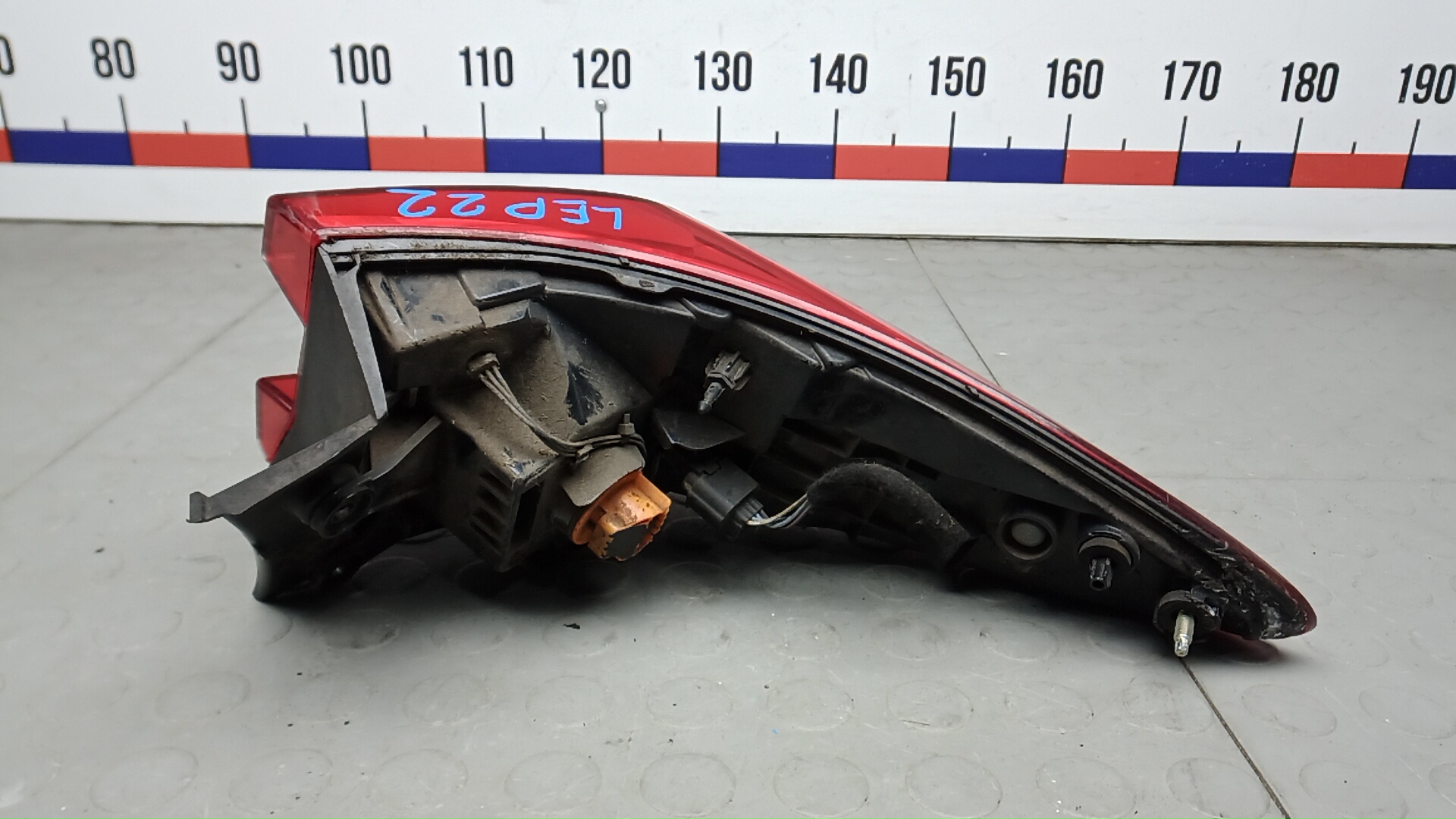 Фонарь задний левый