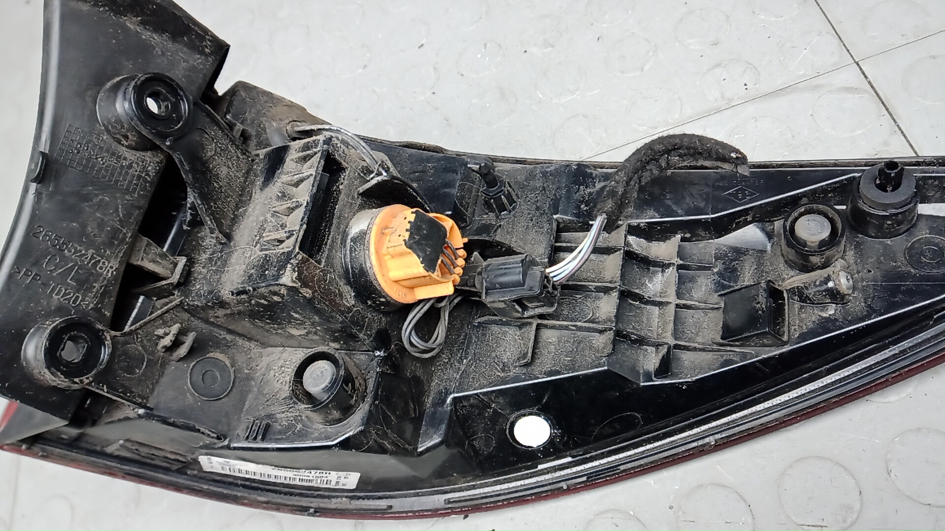 Фонарь задний левый