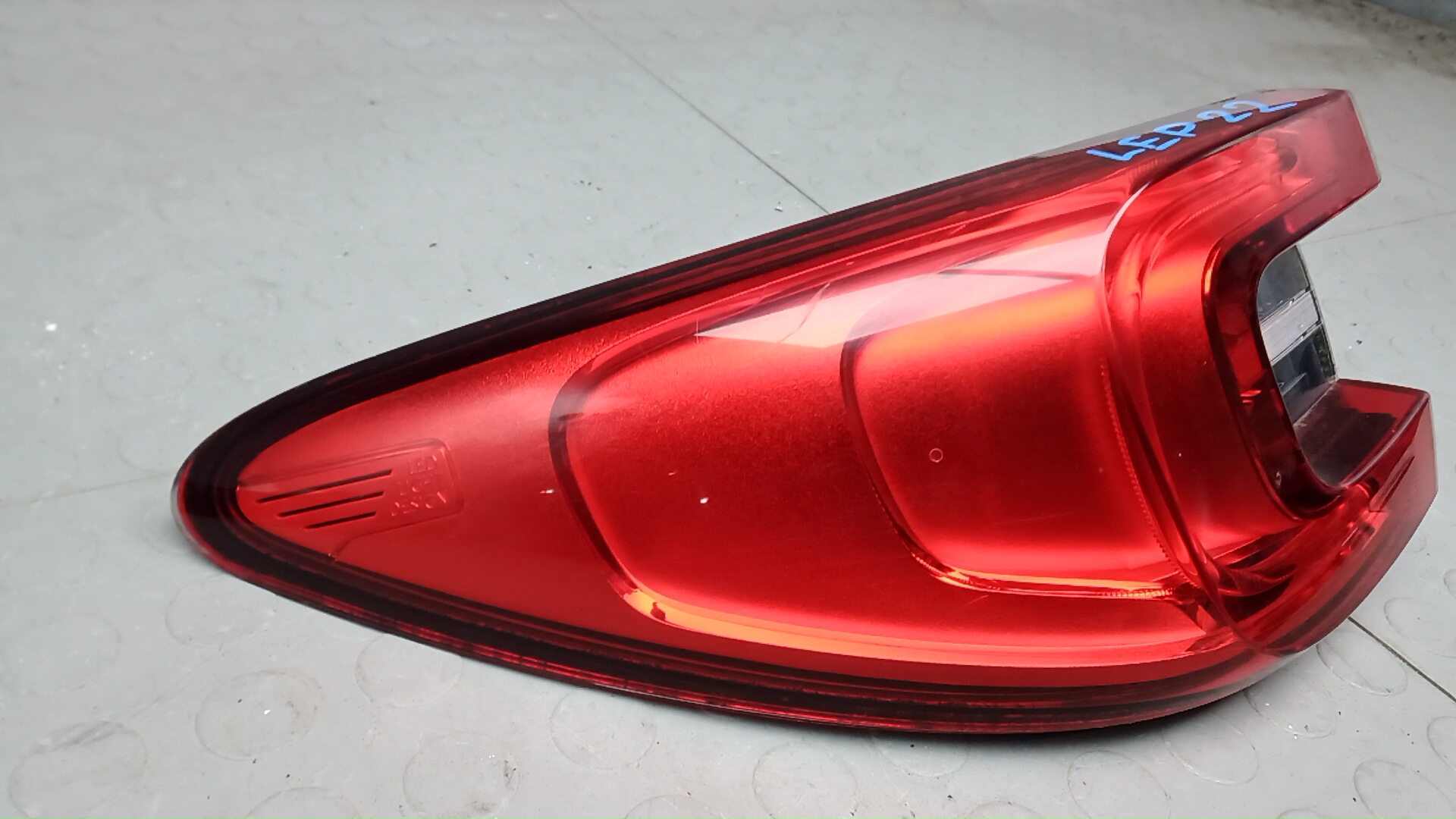 Фонарь задний левый