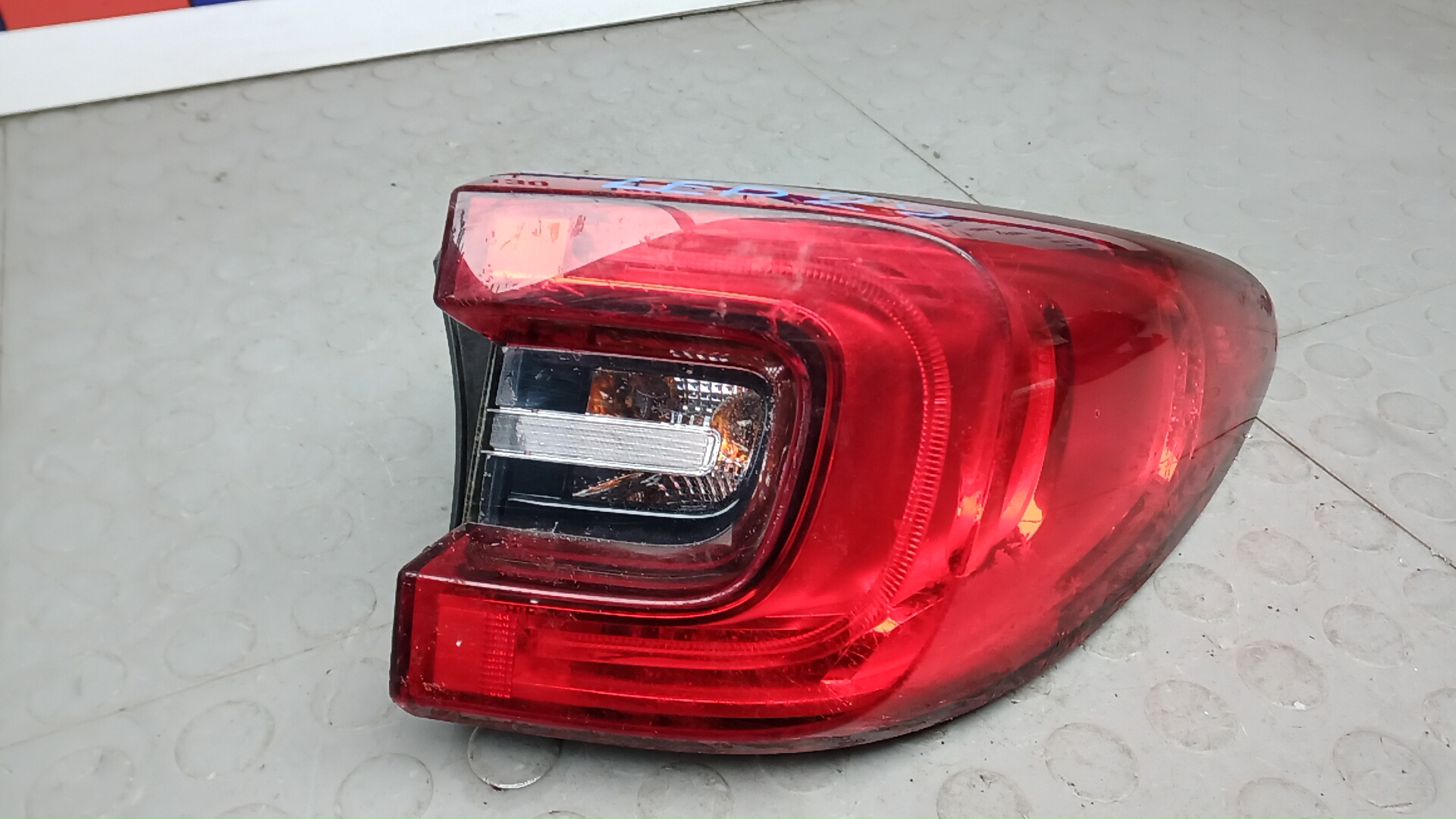 Фонарь задний правый