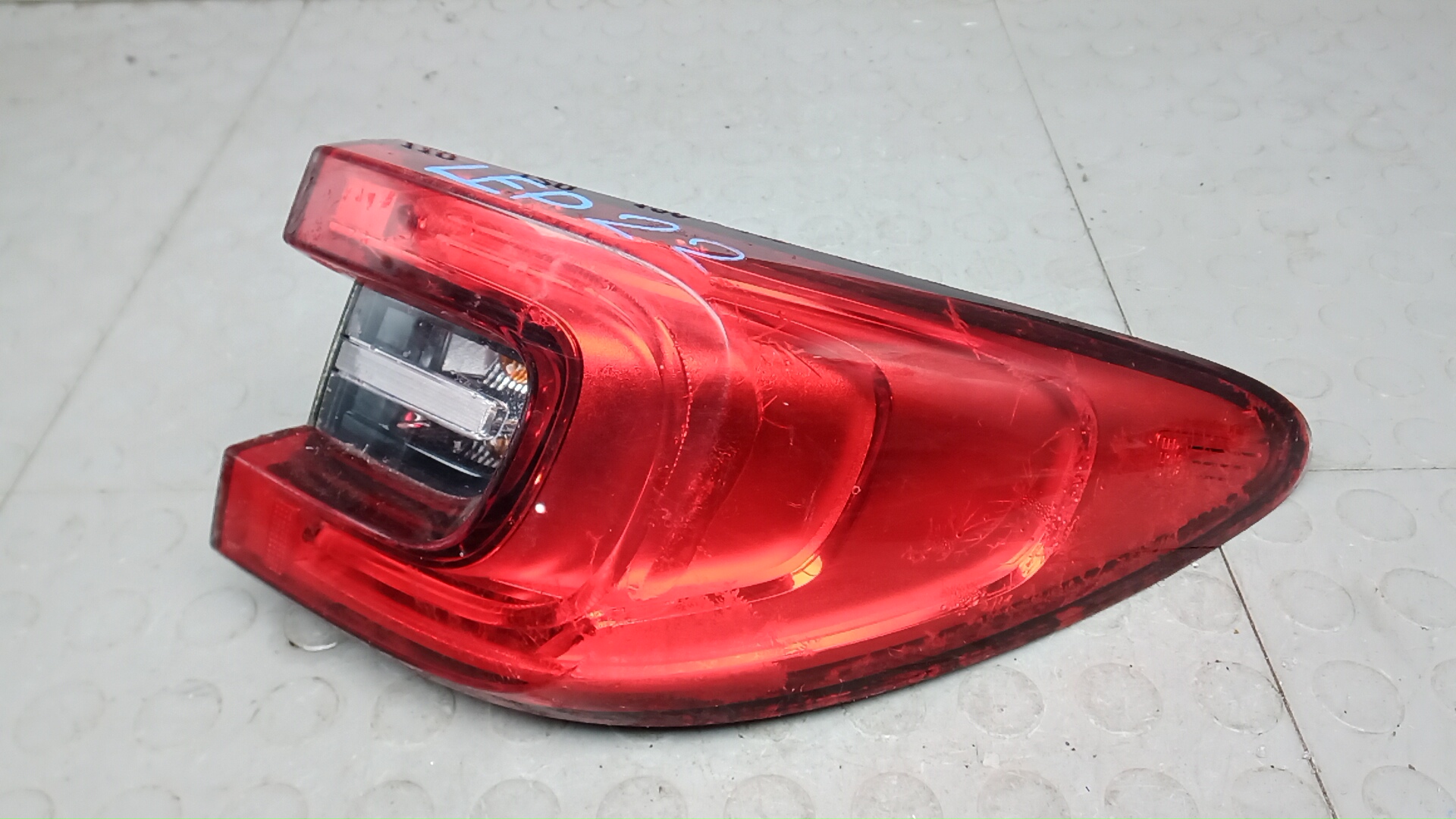 Фонарь задний правый