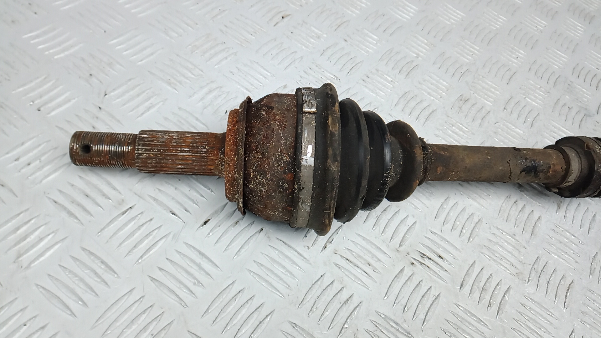 Полуось передняя правая