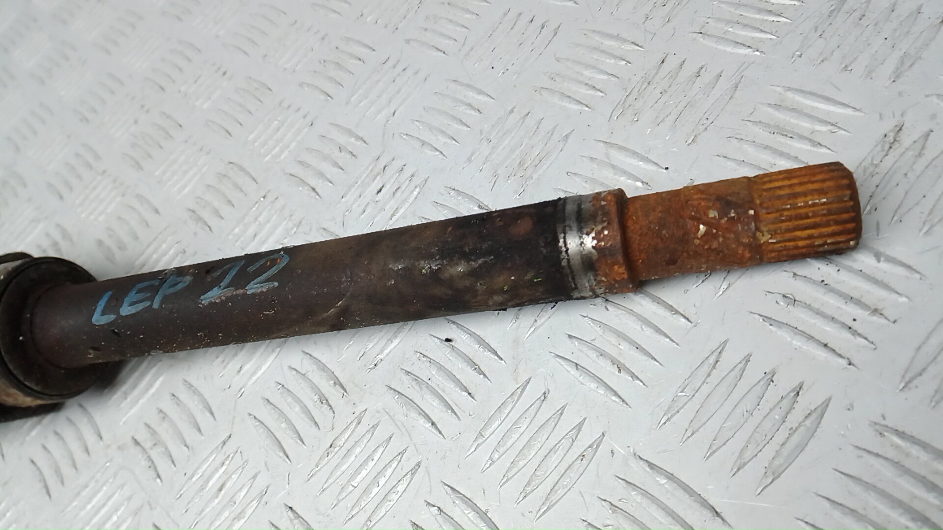 Полуось передняя правая